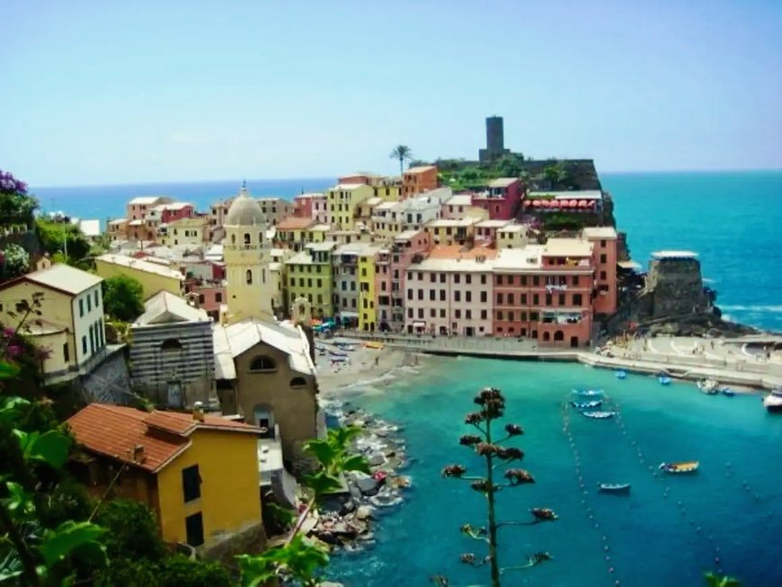 I know, I know.  What&rsquo;s a picture of a charming town on the Italian coast doing here? Hear me out, I love a good story.  These are photos I took in college while traveling through the region of Liguria in Italy.  At the time, I was studying nut