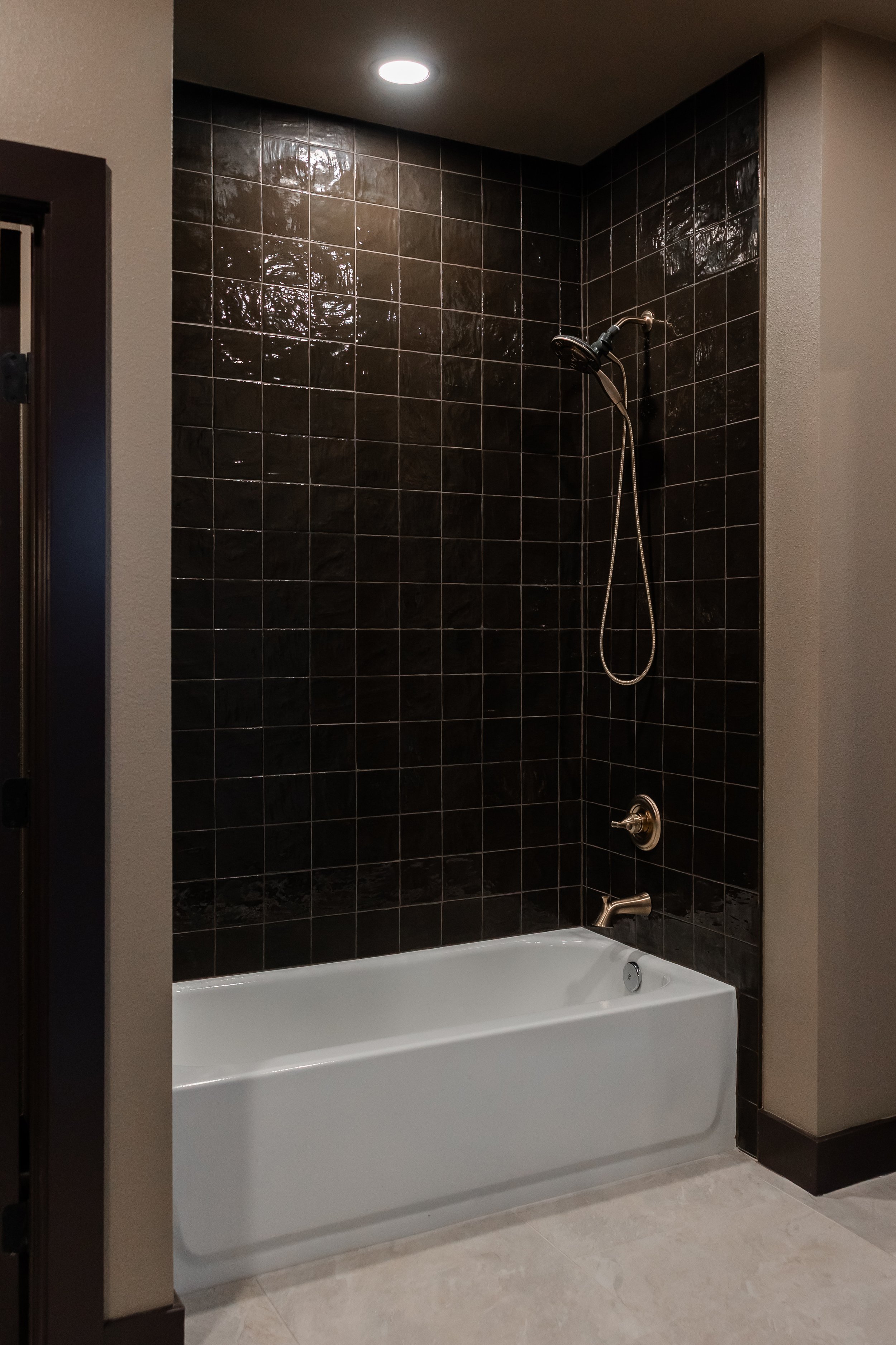6915WilsonCreekLane_0022.jpg