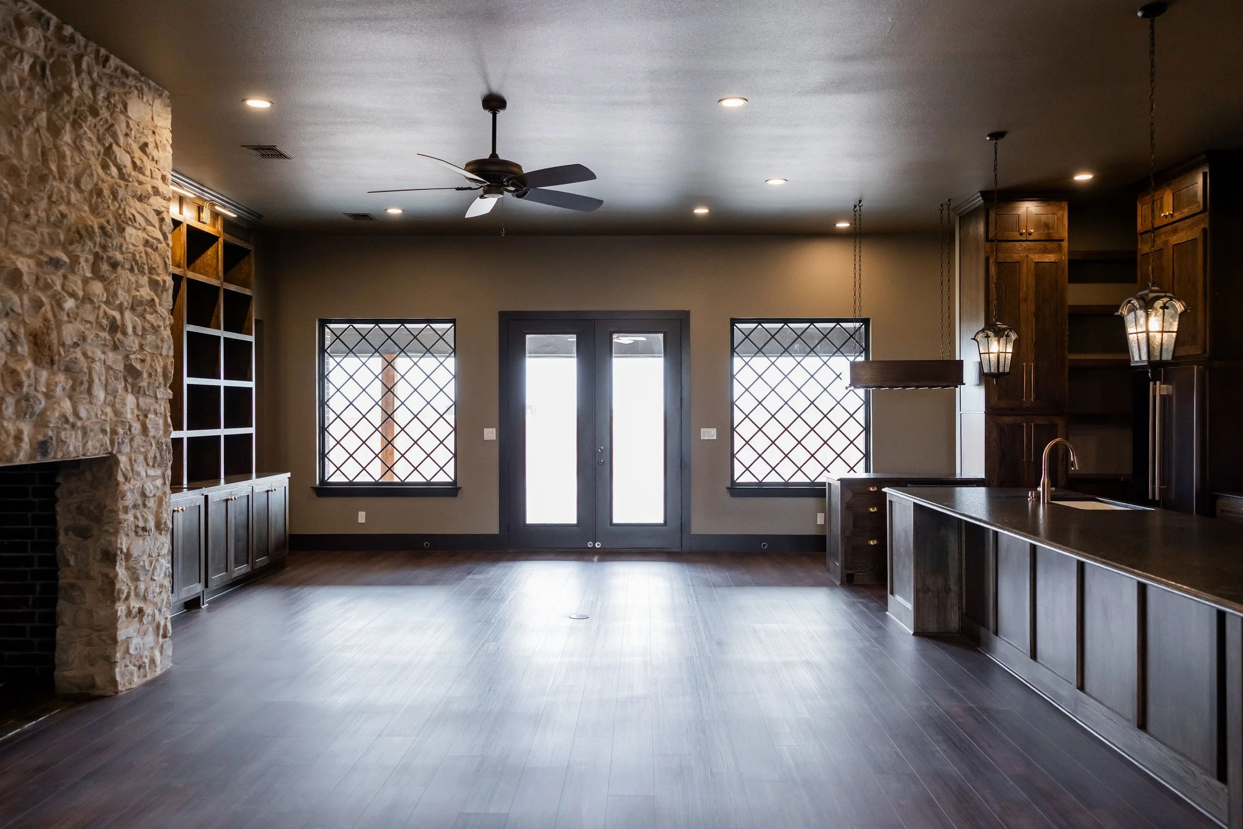 6915WilsonCreekLane_0102.jpg