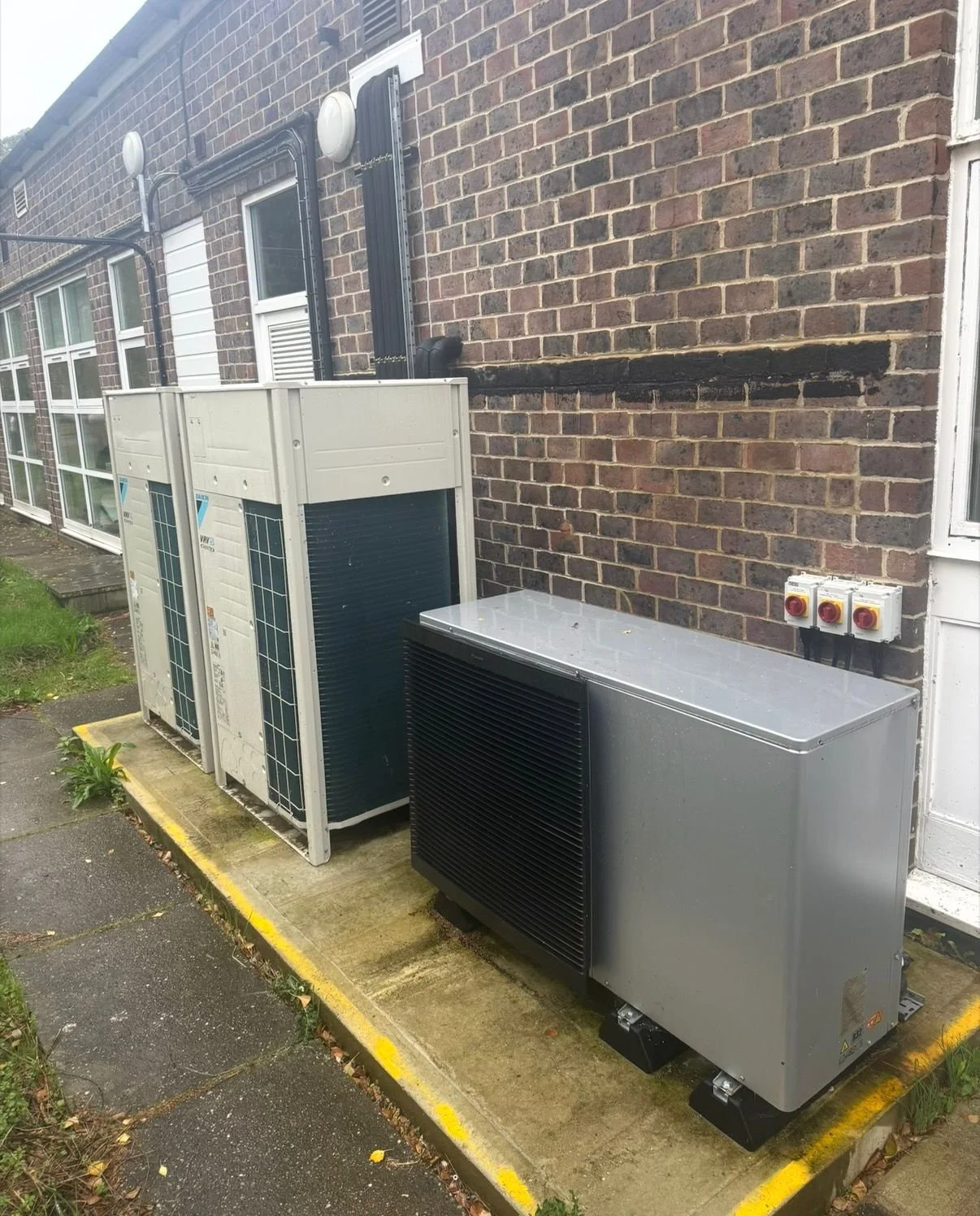Heat pump repair. heat pump specialists surrey. heat pump service. heat pump breakdown. Heat pump sussex hampshire kent near me. Heat pump repair. emergency heat pump repair. Heat pump not heating surrey. heat pump issues. Heat pump installation
