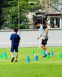 Why 1:1 Football Coaching Works (And Is It Right for Your Child?)