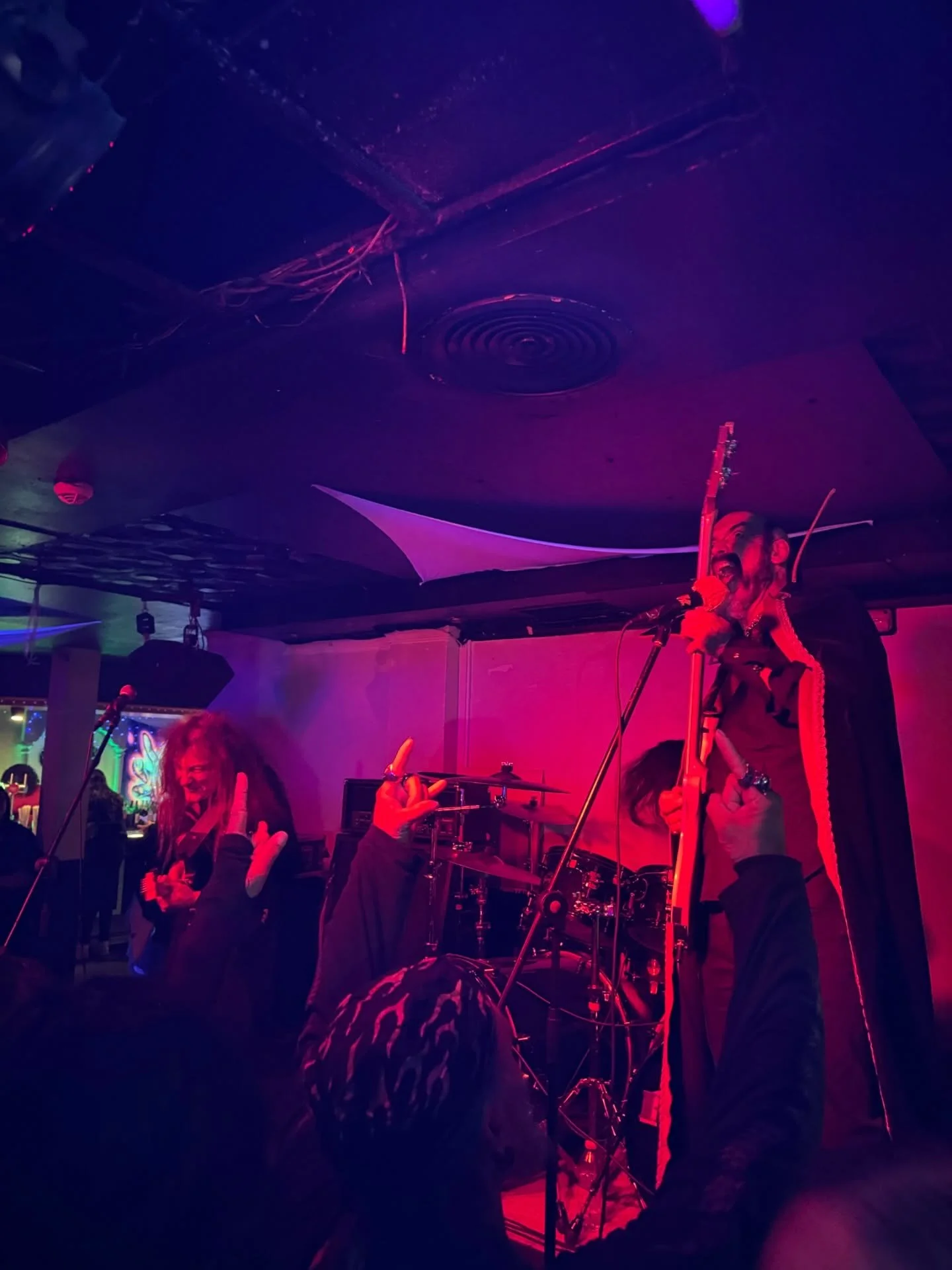 We had a wicked time in Barcelona last night! Thank you to all of the true old school fans who came out and got WILD with us! Tonight we are in Madrid @sala_nazca. Let&rsquo;s see what you have in store for us 😛

And a big thank you to @mangualesext