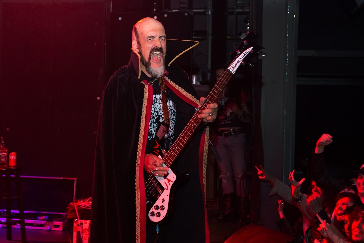 BULLDOZER IS BACK BABY! NEXT WEEK IN SPAIN! 

5.12- BARCELONA AT SALA LENNON&rsquo;S 
6.12- MADRID AT SALA NAZCA 
7.12- VALENCIA AT ZUL&Uacute; KLUB 

presented by @mangualesextreme 
supported by @l.m.d.m.official 
.
.
.
.
.
.
#bulldozerband #blacksp