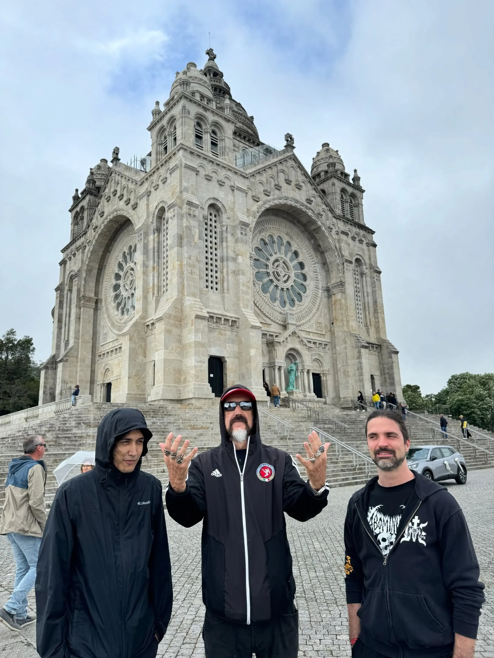 BULLDOZER LIVE IN PORTUGAL FOR THE FIRST TIME IN 10 YEARS TONIGHT 🔔 @swrfest 

22:40 ON THE ABYSS STAGE 😈