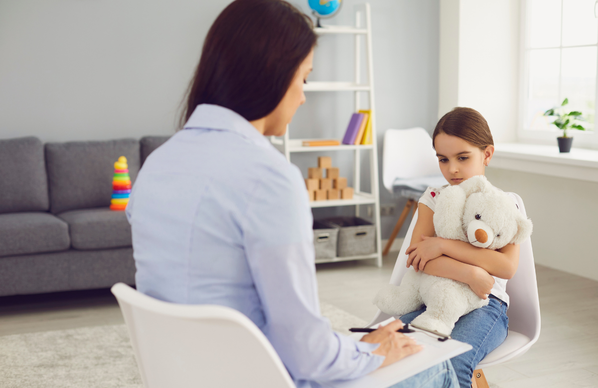 7 signs your child should see a therapist (1).png