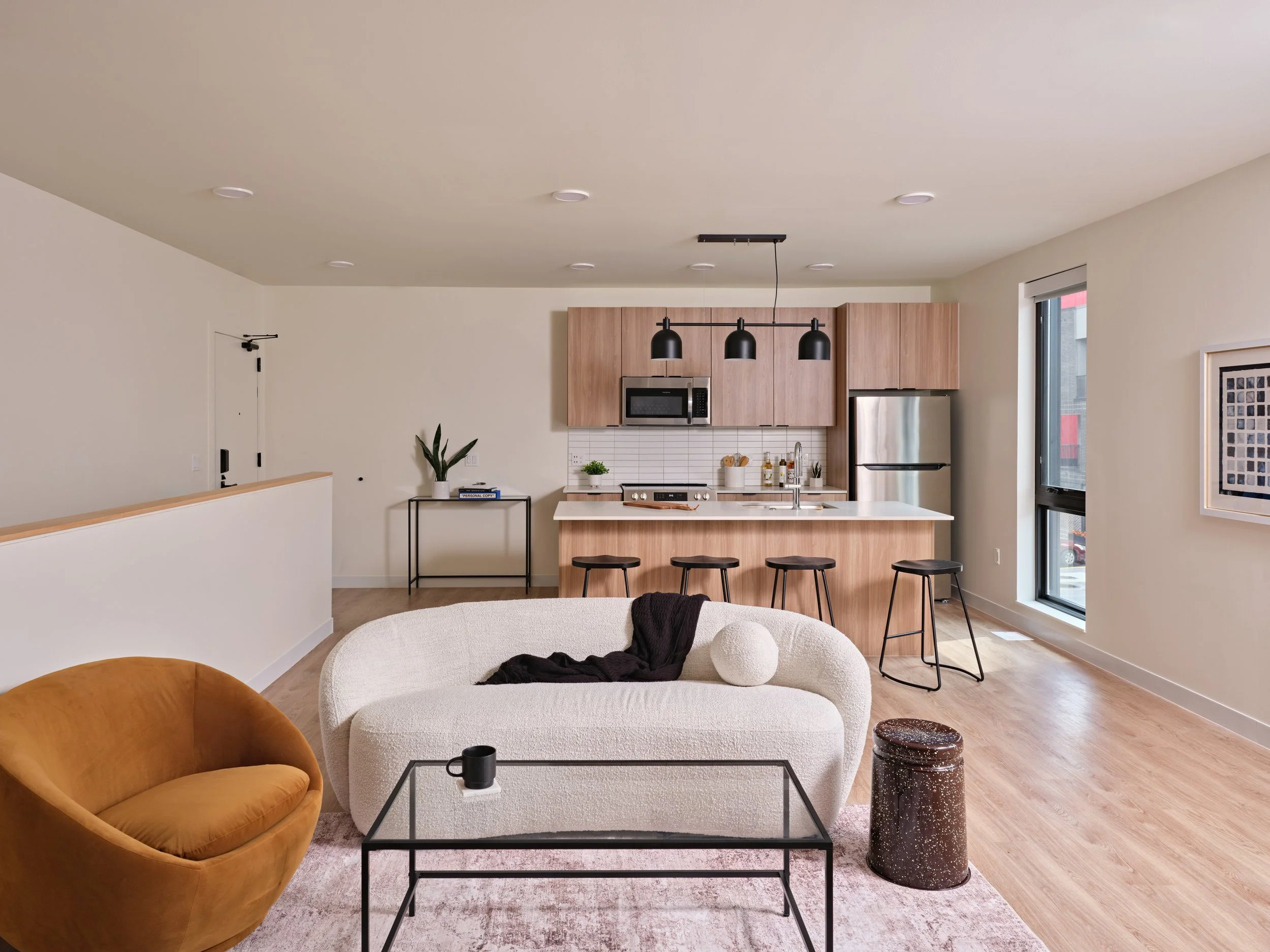 A 290 Edmund apartment unit with full furnishing.