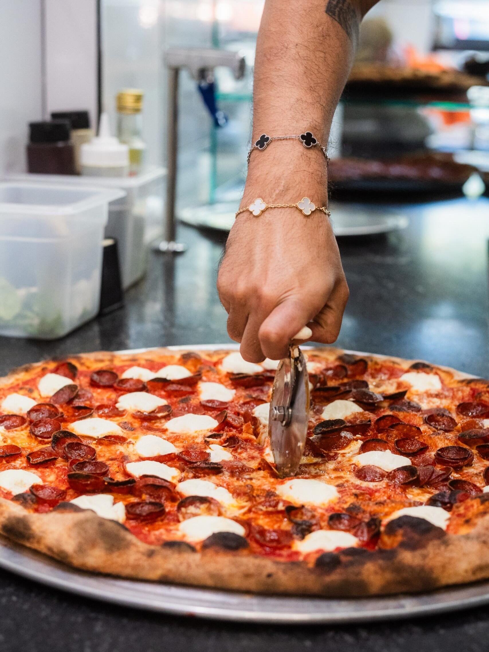 Bee Sting Pie. 🍯🔥
 Hot honey dripping, pepperoni crisping, ricotta melting into every slice. Sweet. Spicy. Slightly addictive.
#AmericanoPizzaShop
 #syossetny #longislandeats #lipizza #hothoneypizza