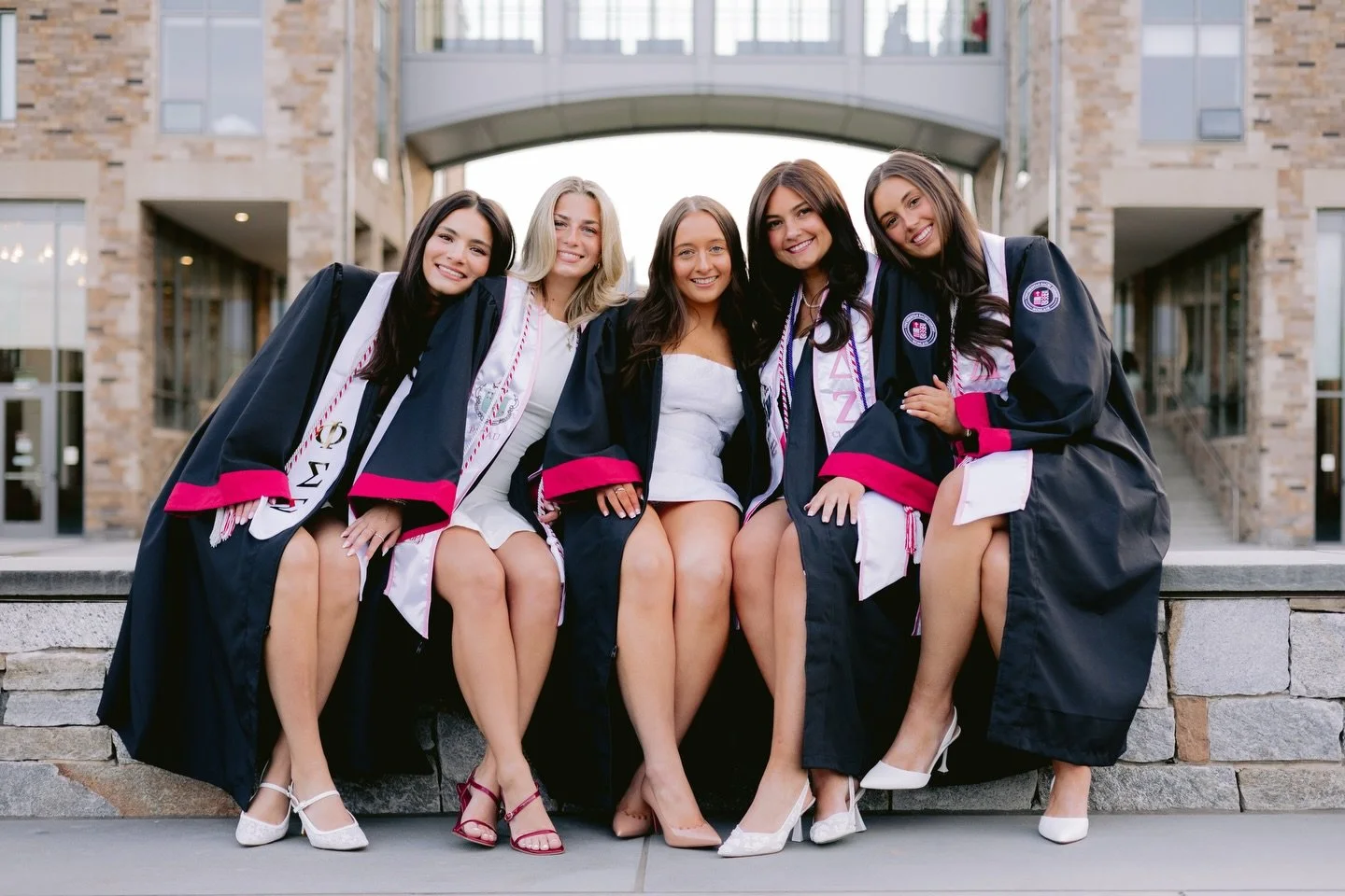 Four back to back Sacred Heart Senior shoots today and tow galleries about to be delivered 🙏🏼📸🎉 #sacredheartgraduation #seniorphotos #weareshu