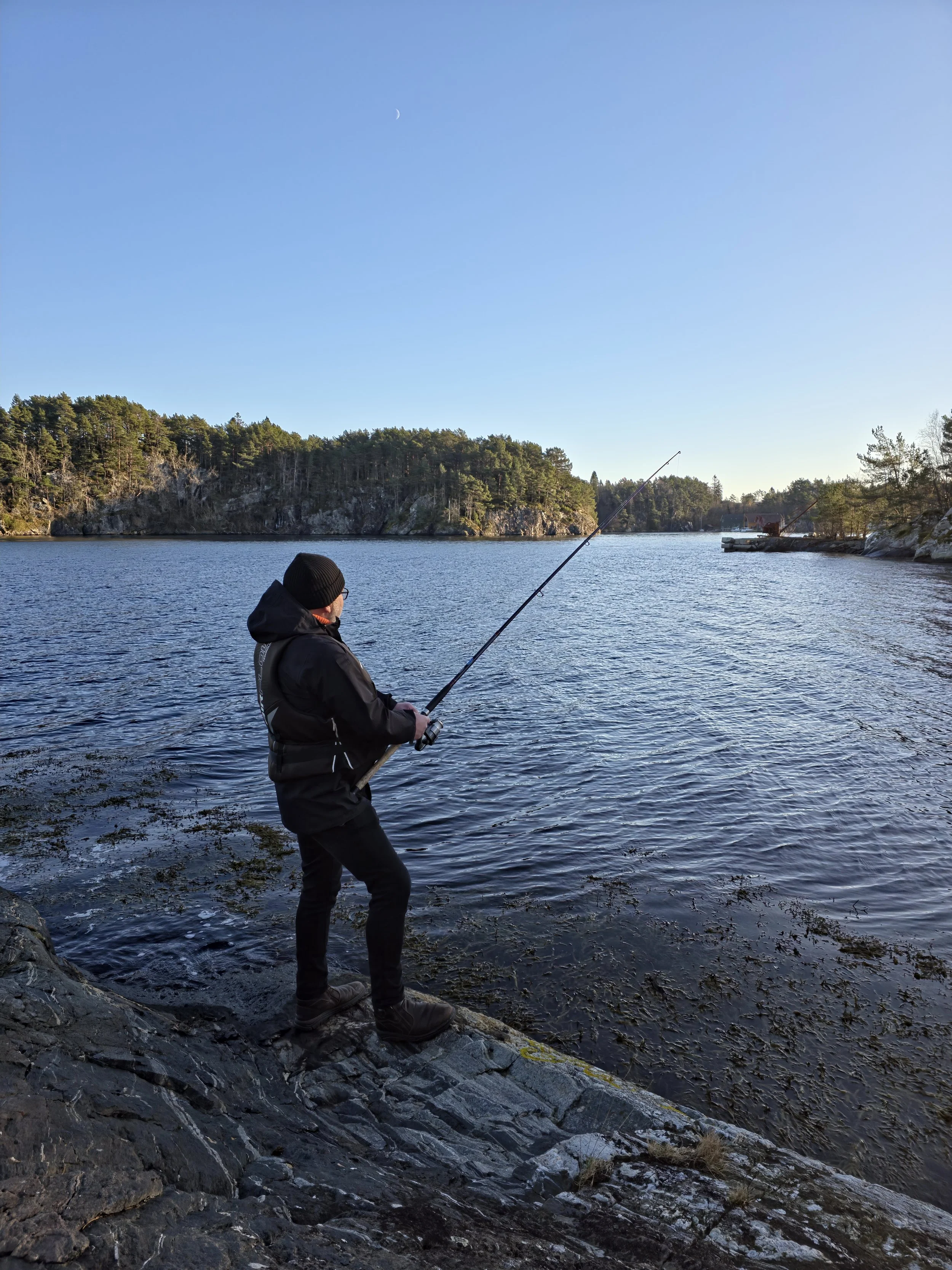 Stangfiske fra land i kystfarvann på Vestlandet