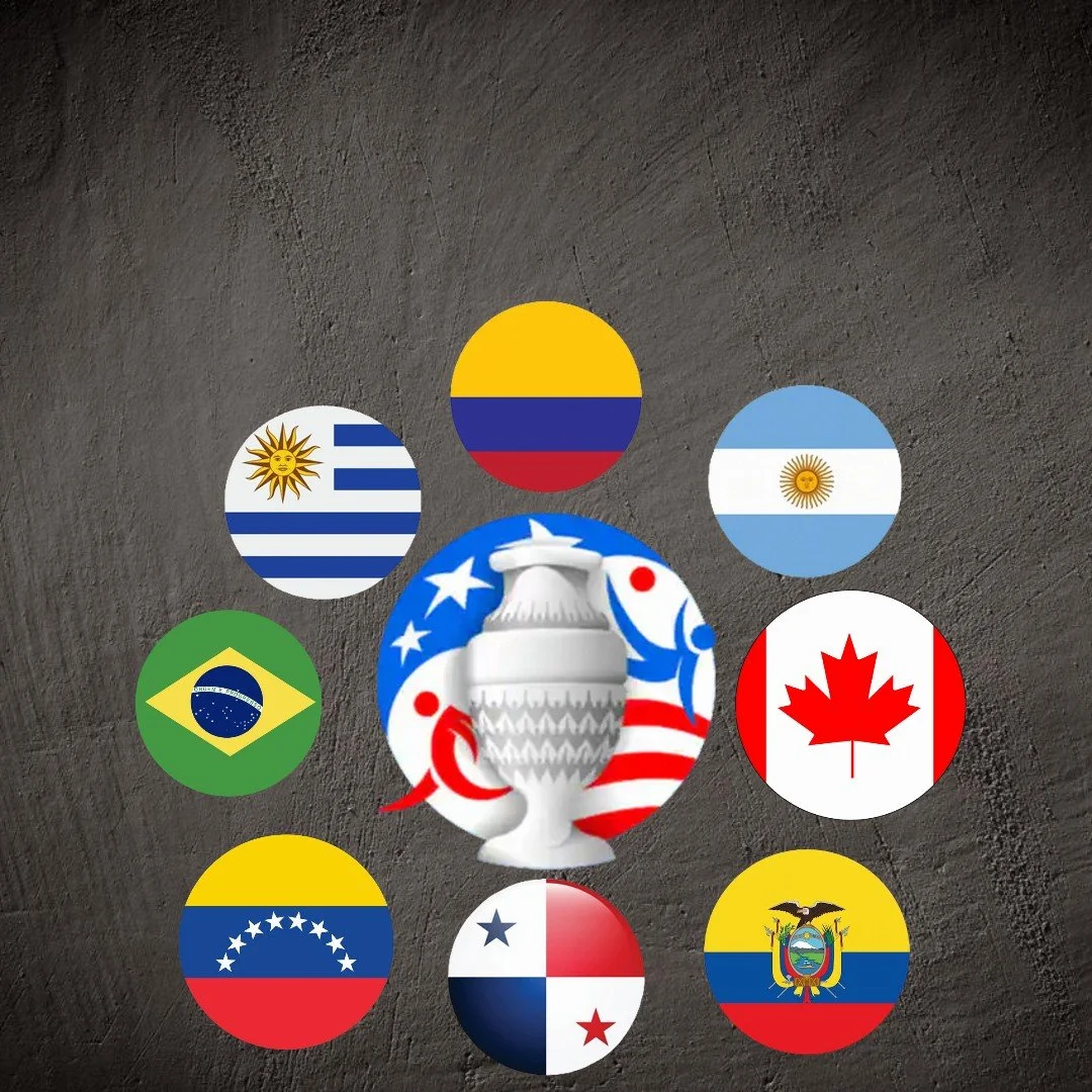 Bandera de diferentes países latinoamericanos y de otros lugares, además de la copa de la Copa Mundial de la FIFA en el centro.
