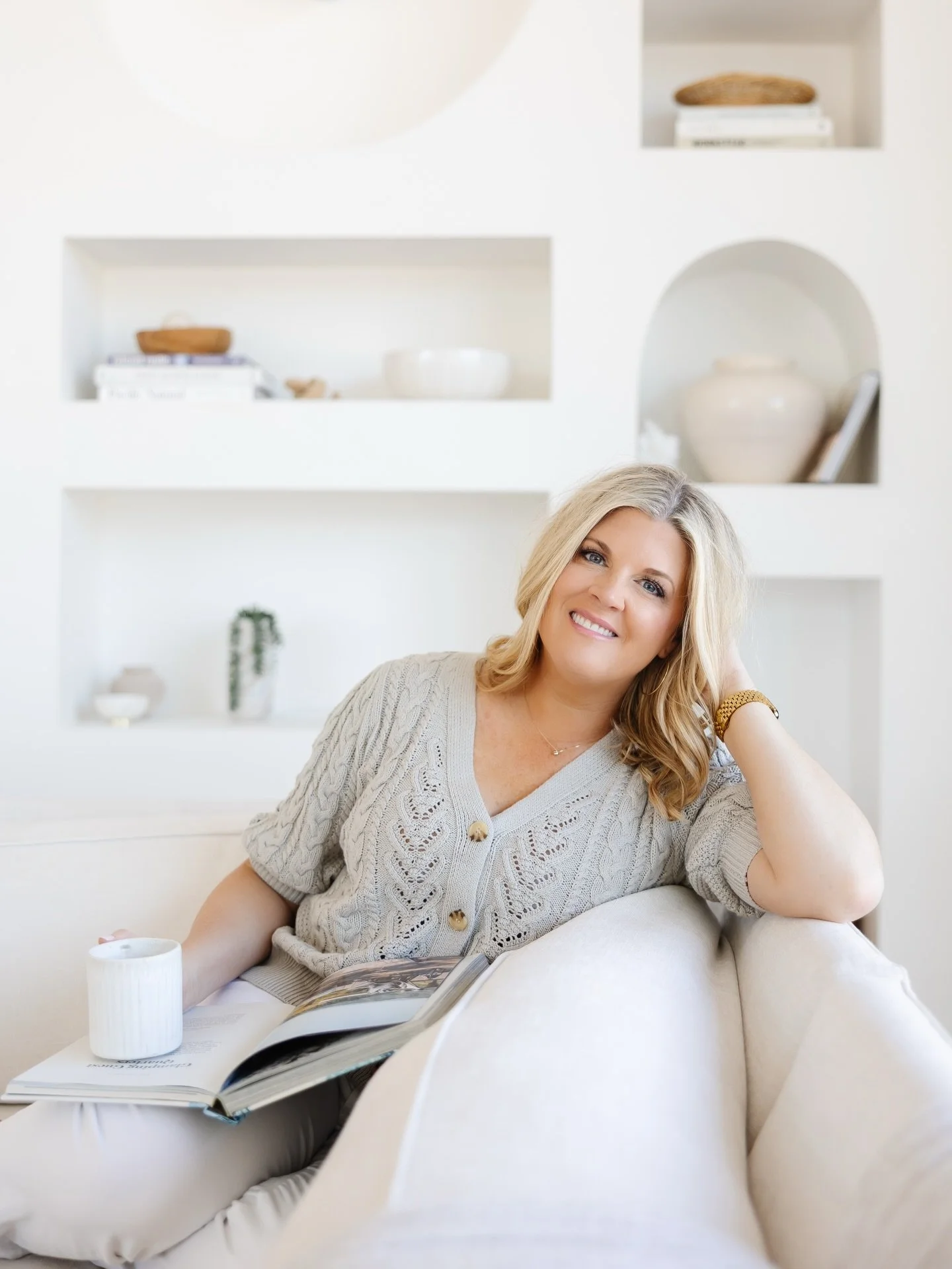 Quarterly brand refresh for this powerhouse agent @darbymerriman 

One thing I love about working with her every quarter is seeing how her confidence, clarity, and brand evolve with every session.

In real estate, trust is everything and consistent, 