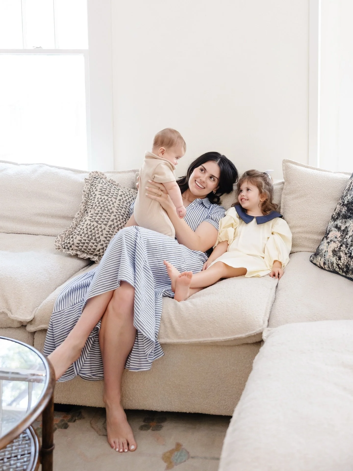 @harmonybabyconcierge with the cutest little models for their branding session 😍 

Every family deserves support during those early newborn days and that&rsquo;s exactly what Harmony Baby Concierge provides. 🤍

From overnight newborn care to postpa