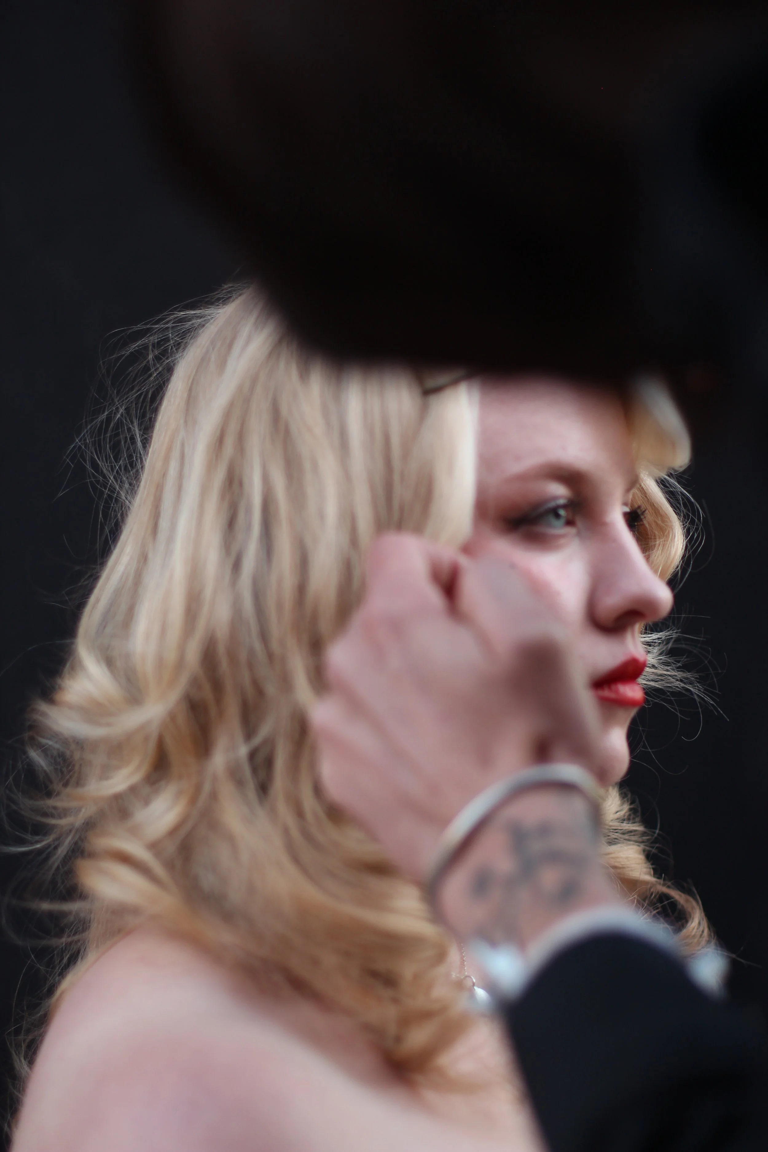 stevo_photoshoot_satellite salon.JPG