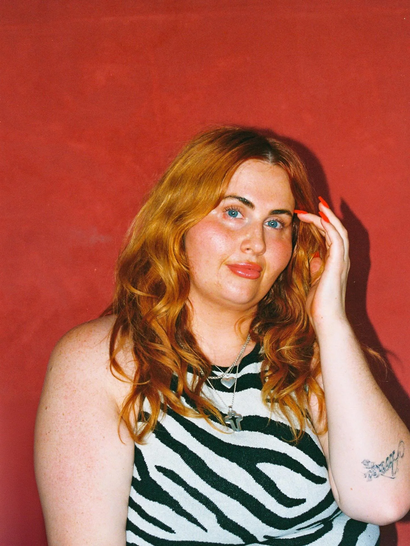 Meet Eden Kershisnik, our resident cut/color guru master✨💕&hearts;️🦁
With a decade behind the chair, @edenkershisnik brings an intuitive blend of polish and ease to every head of hair she touches. Her approach is rooted in experience, artistry, and