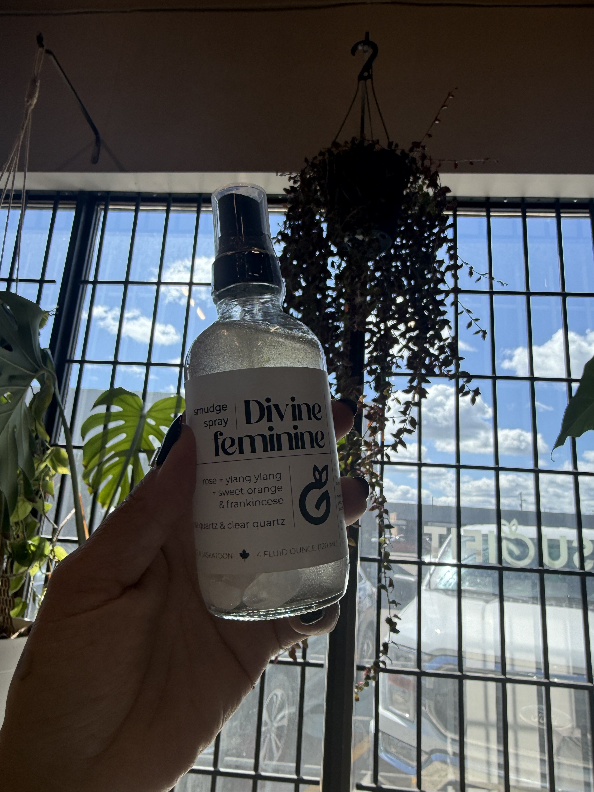 DIVINE FEMININE CLEARING SPRAY