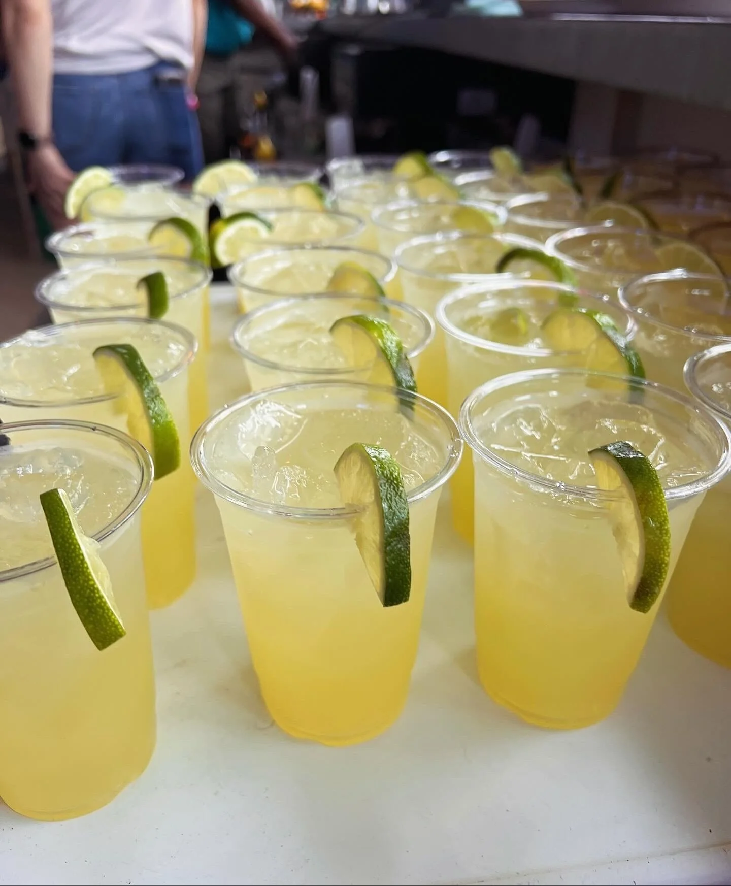 📣 It&rsquo;s November 5th and you know what that means&hellip; it&rsquo;s Cinco de Drinko!!! 5&cent; margs at 5pm for 5 minutes. Come on through!!!! 

We also have our regular happy hour happening from 4-7pm!

$5 frozen Tito&rsquo;s Lemonade
$5 froz