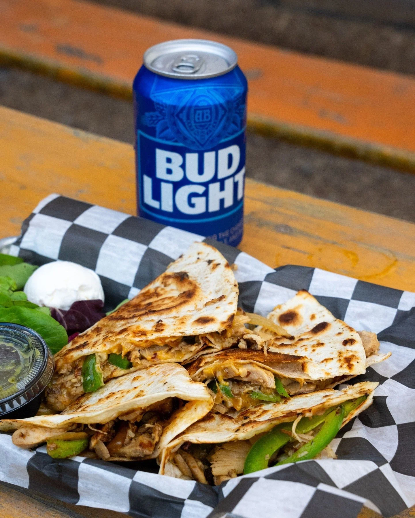 🥳Happy Friday!!! Check out our plans for this weekend 👇Starting with happy hour tonight 4-7pm.

🍺🍺🍺
Happy hour Tuesday-Friday 
$5 drafts
$5 frozens
$3 Busch Light

LIVE MUSIC WITH OUR FAVES!!!

🎵Friday - The Brooklines 7pm
🎵Saturday - The Funk