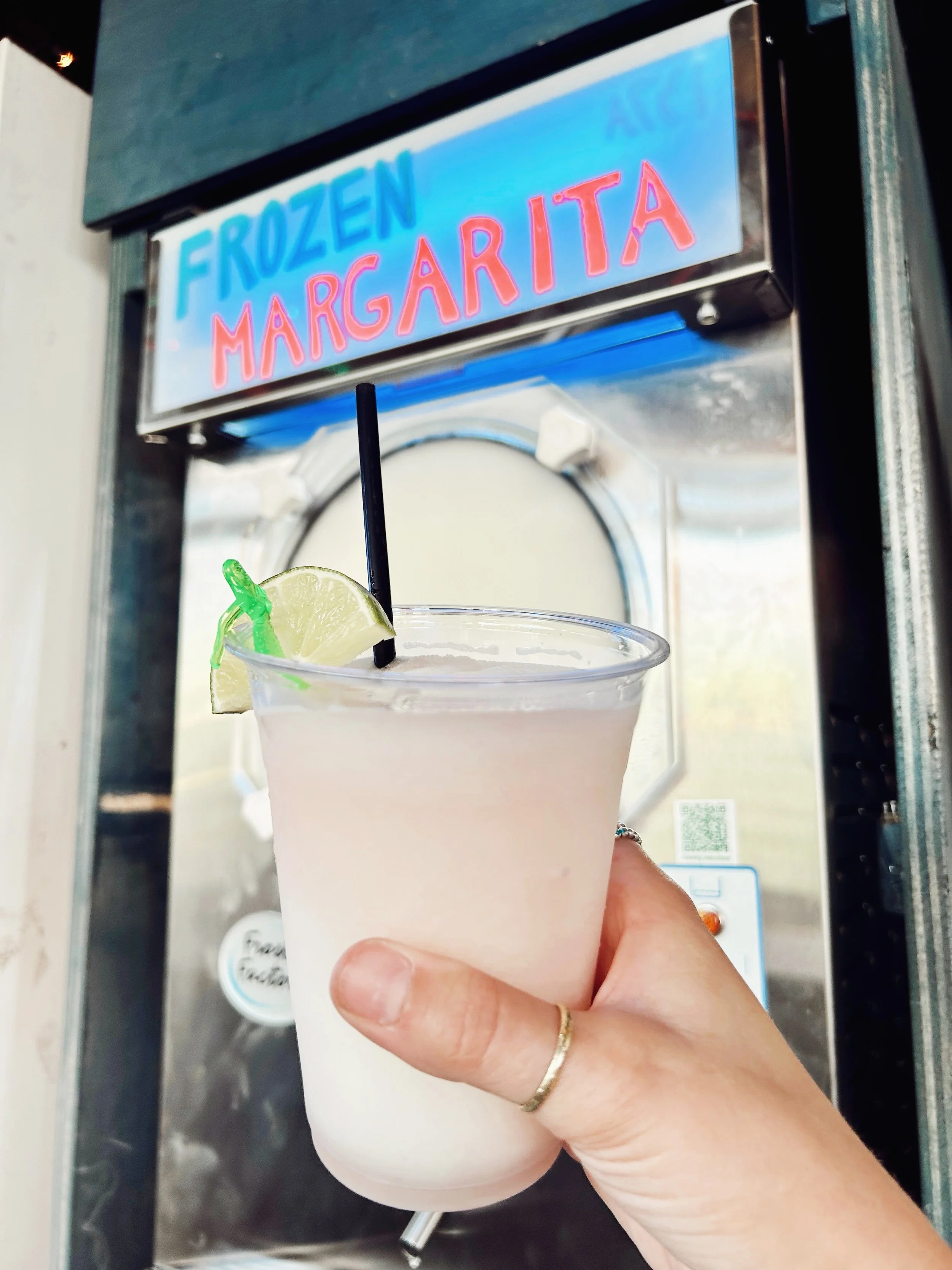 😄Don&rsquo;t forget our happy hour every Tuesday- Friday 4-7pm!

$5 drafts
$5 frozen drinks
$4 Busch Light 

NO COVER 
5909 University Drive NW