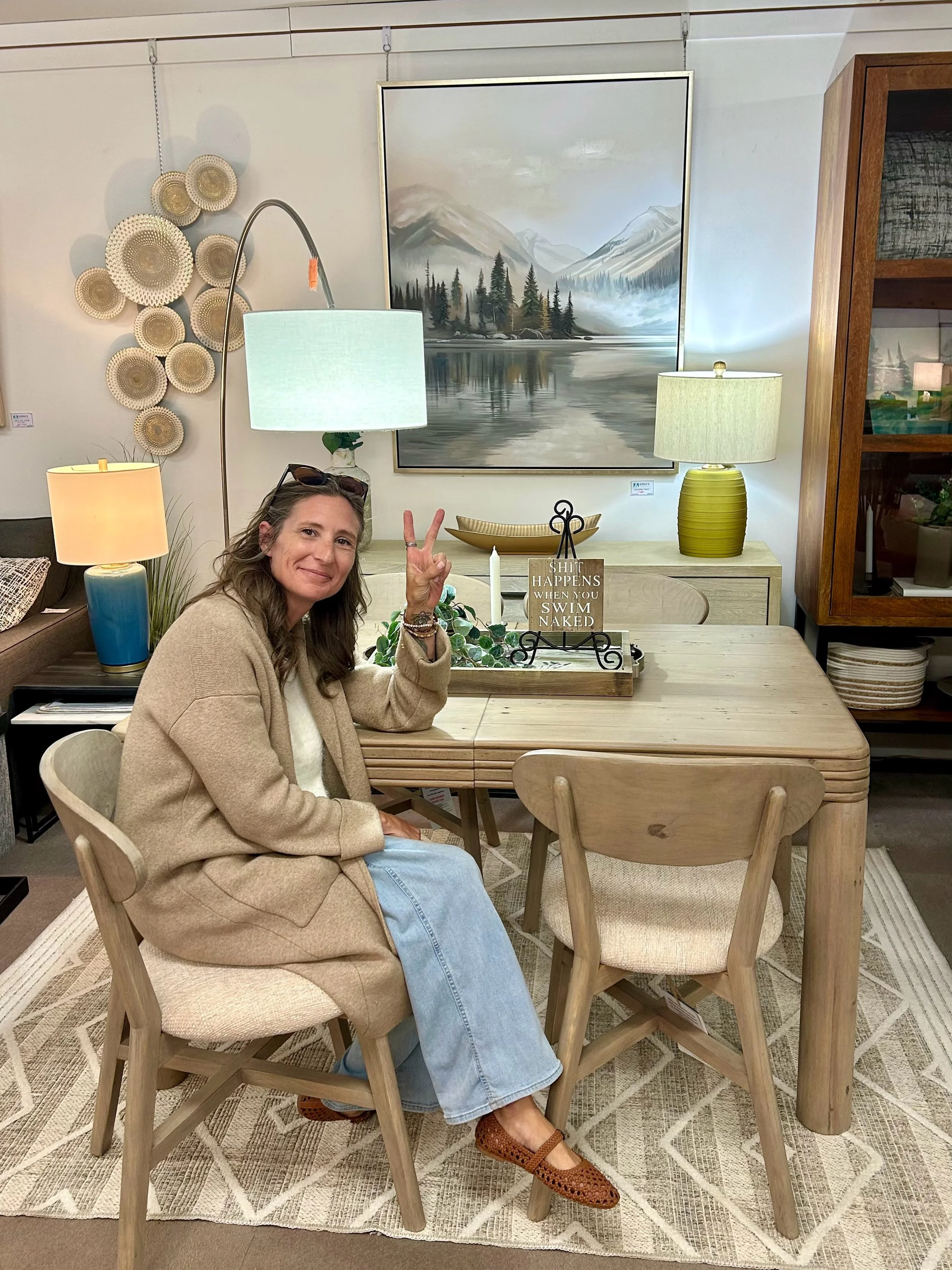 Hi everyone!! I&rsquo;m very proud to re-introduce you all to my dear friend and our beloved in-house &lsquo;Design Specialist&rsquo; 

Kerry has been part of our Anna&rsquo;s Interiors family for about 6-7 years now. 
Her extraordinary personality a