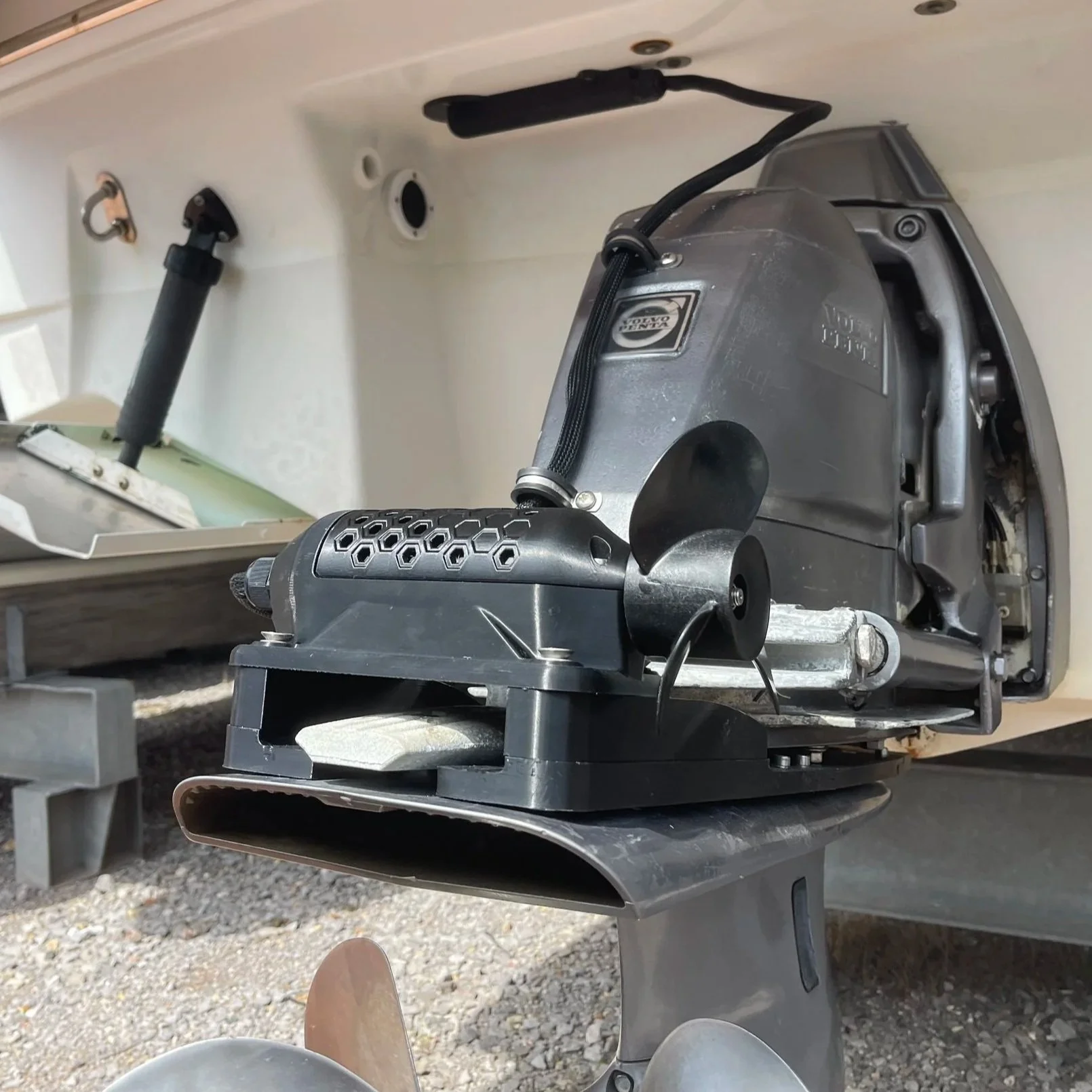 30kgf stern drive mounted to a Volvo Penta 290 outdrive