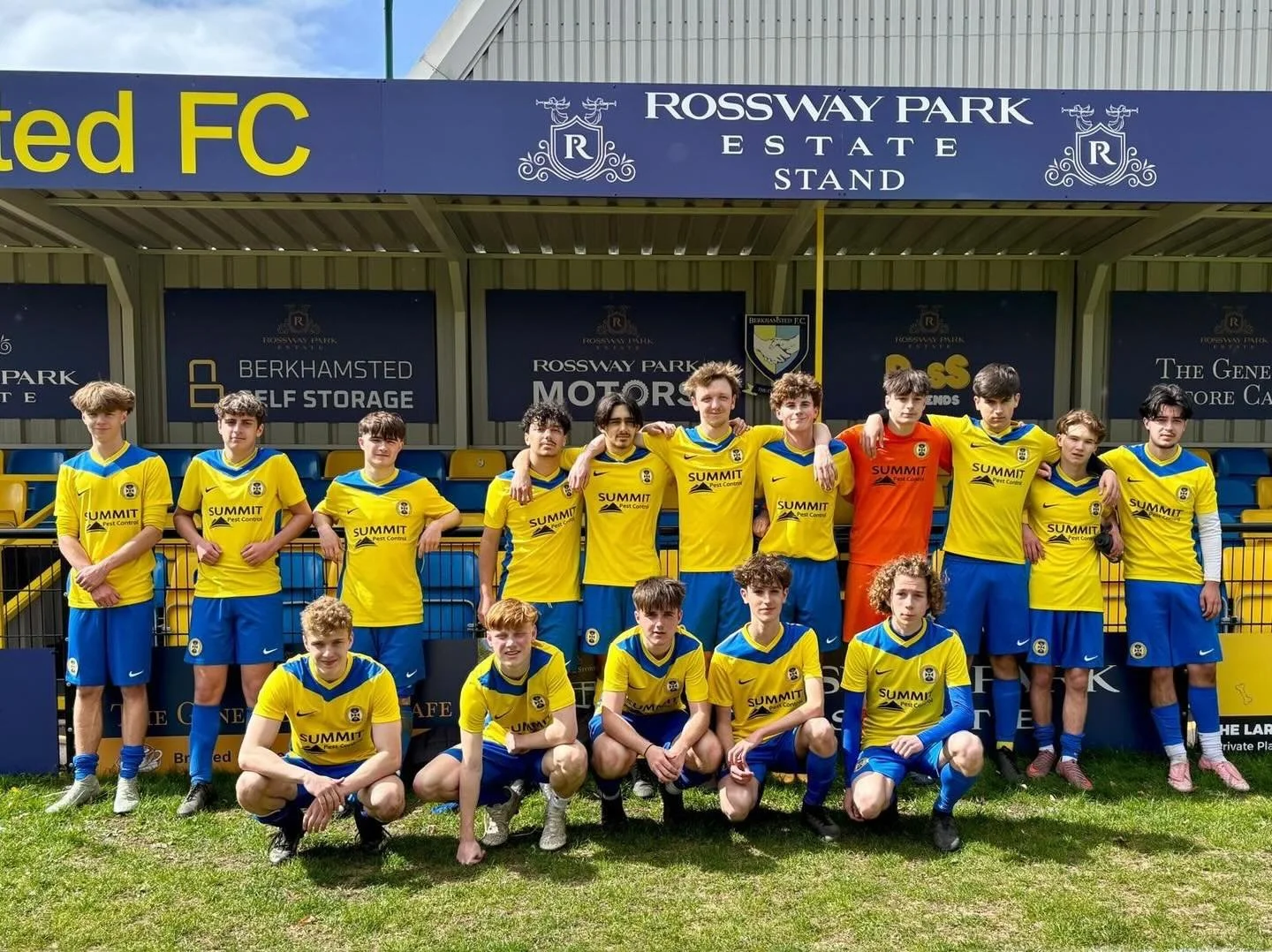 ⚽ PLAYERS WANTED ⚽

St Albans City Youth U18 North 2026/27 | Year 13

@cityyouthfc are recruiting 3&ndash;4 outfield players to strengthen their squad ASAP.

🔍 Positions:
🛡 Defender
⚡ 2 Wingers
🎯 Striker
(Flexibility a bonus)

📍 Training: Thursda