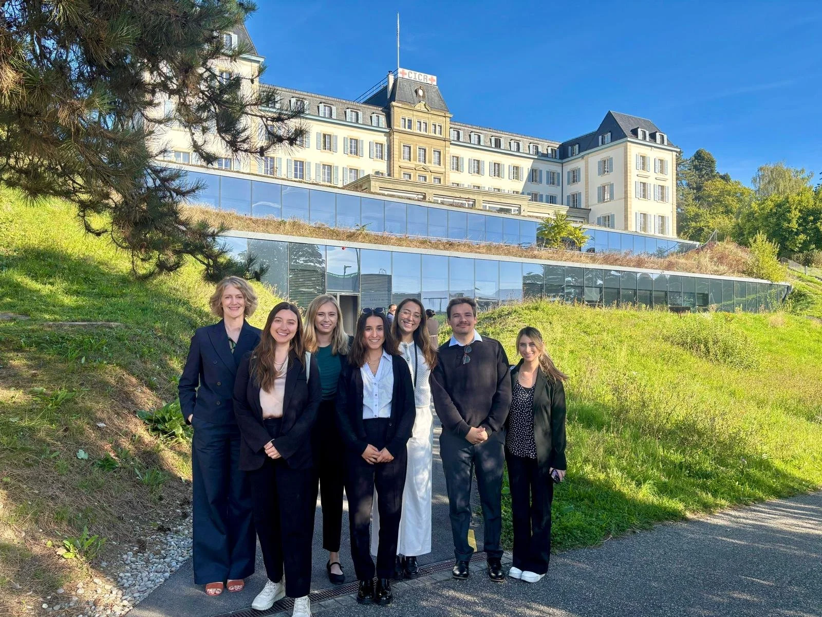 Professor Kate Mackintosh and students at the International Red Cross (Fall 2025)