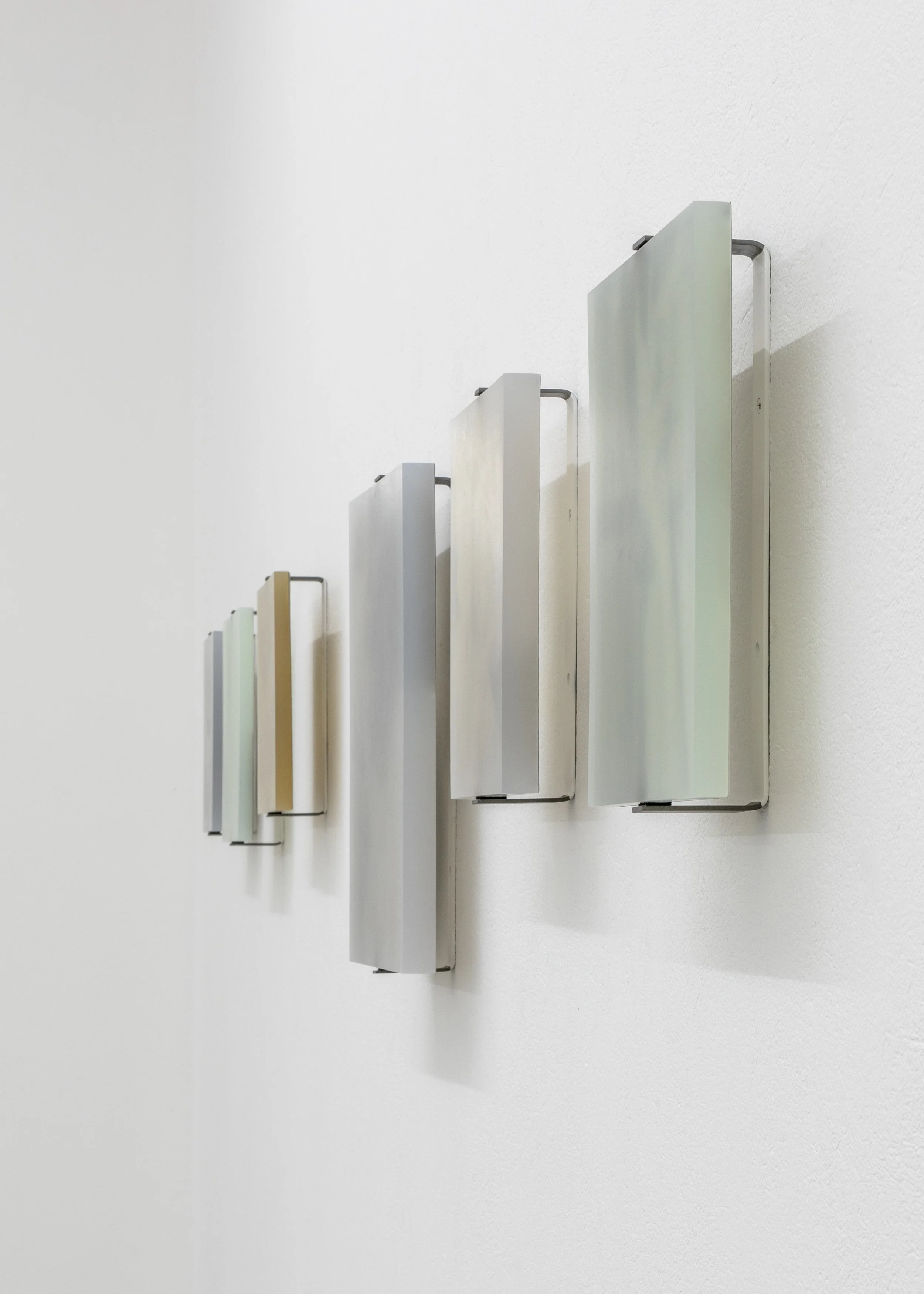 Photo: Helene Toresdotter, from the exhibition Morning Haze at Galleri Arnstedt in Båstad, Sweden, 2025.