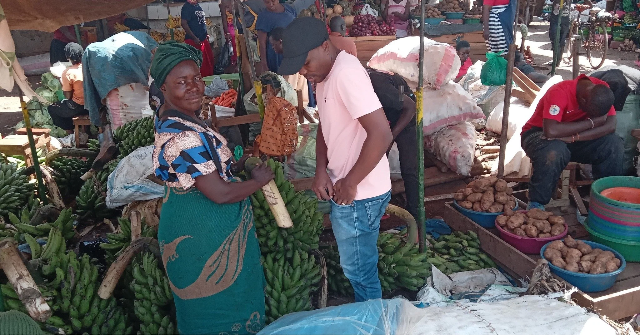 Christmas shopping looks different in Uganda. Our team has been busy delivering packages to our families. Thank you to everyone who donated towards our Christmas campaign this year. We couldn't do this without you! Thank you!🎄