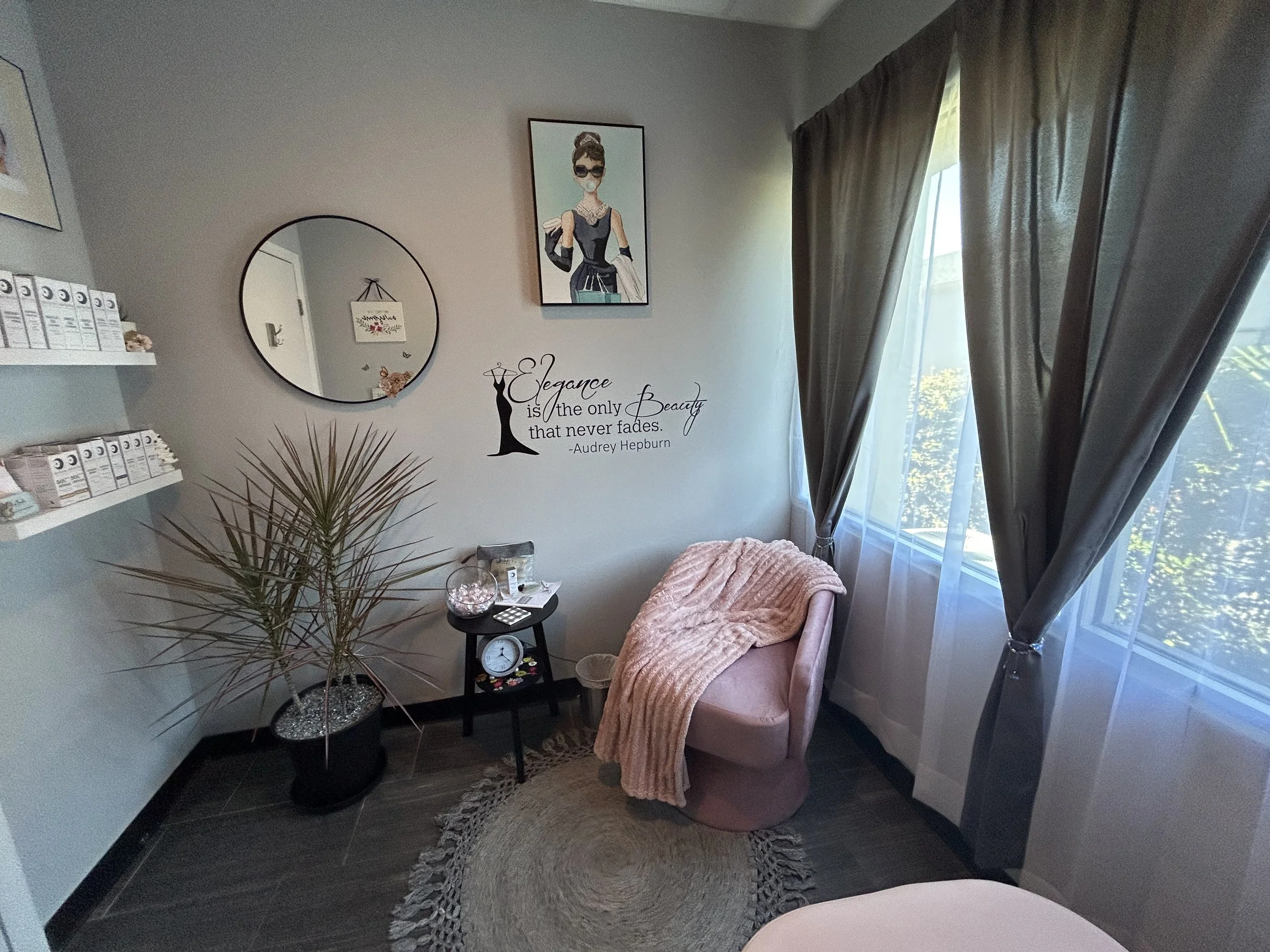 Diane Shadgett Advanced Skincare spa room, cozy spa room with natural light
