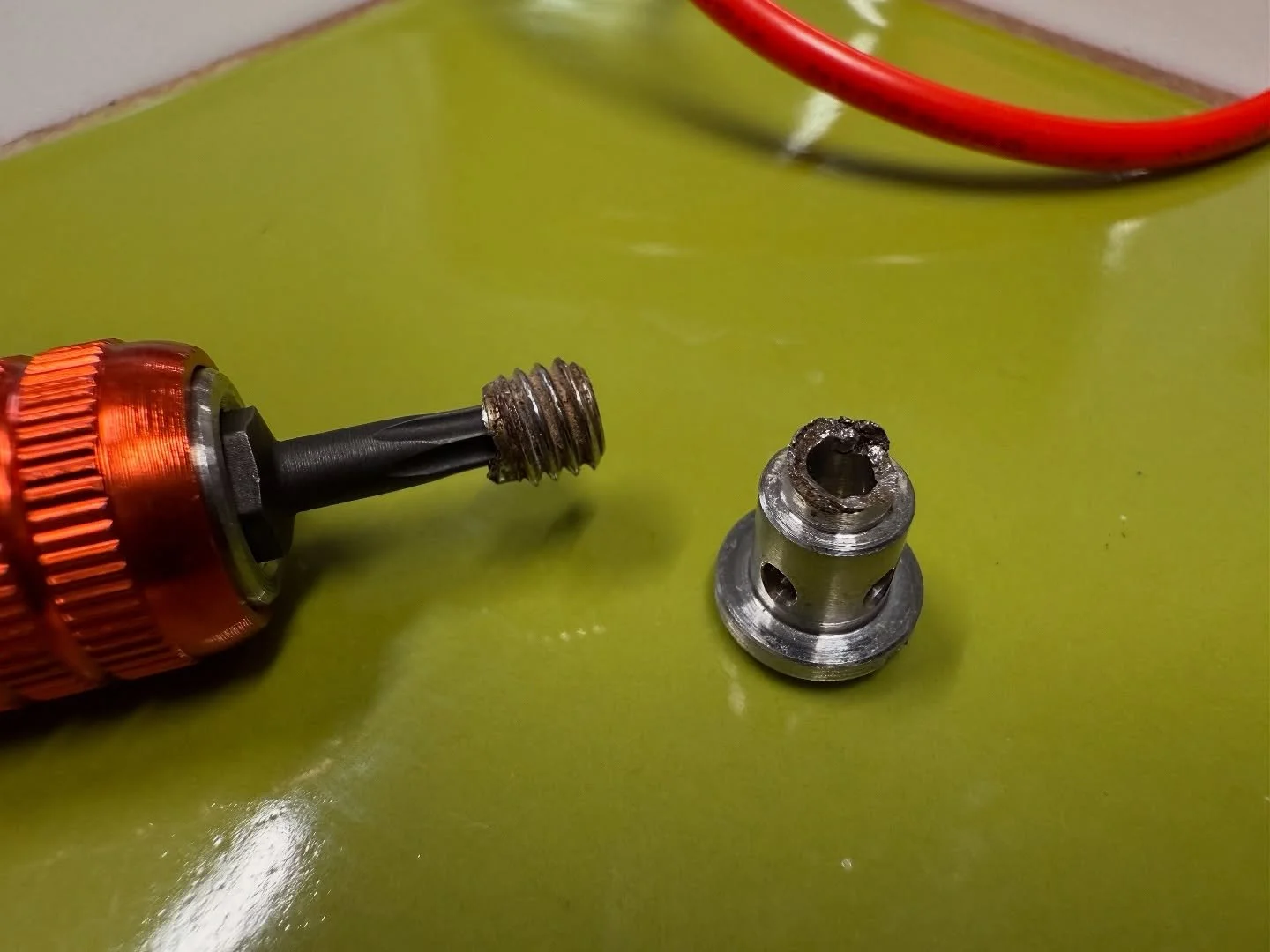 🔩 Surprise 💥 Sometimes dispersion/diffuser screws break! But more often, they get dropped down the drain or tossed in the trash by accident. The one pictured is for @lamarzocco.usa espresso machines. These specially manufactured hollow screws hold 
