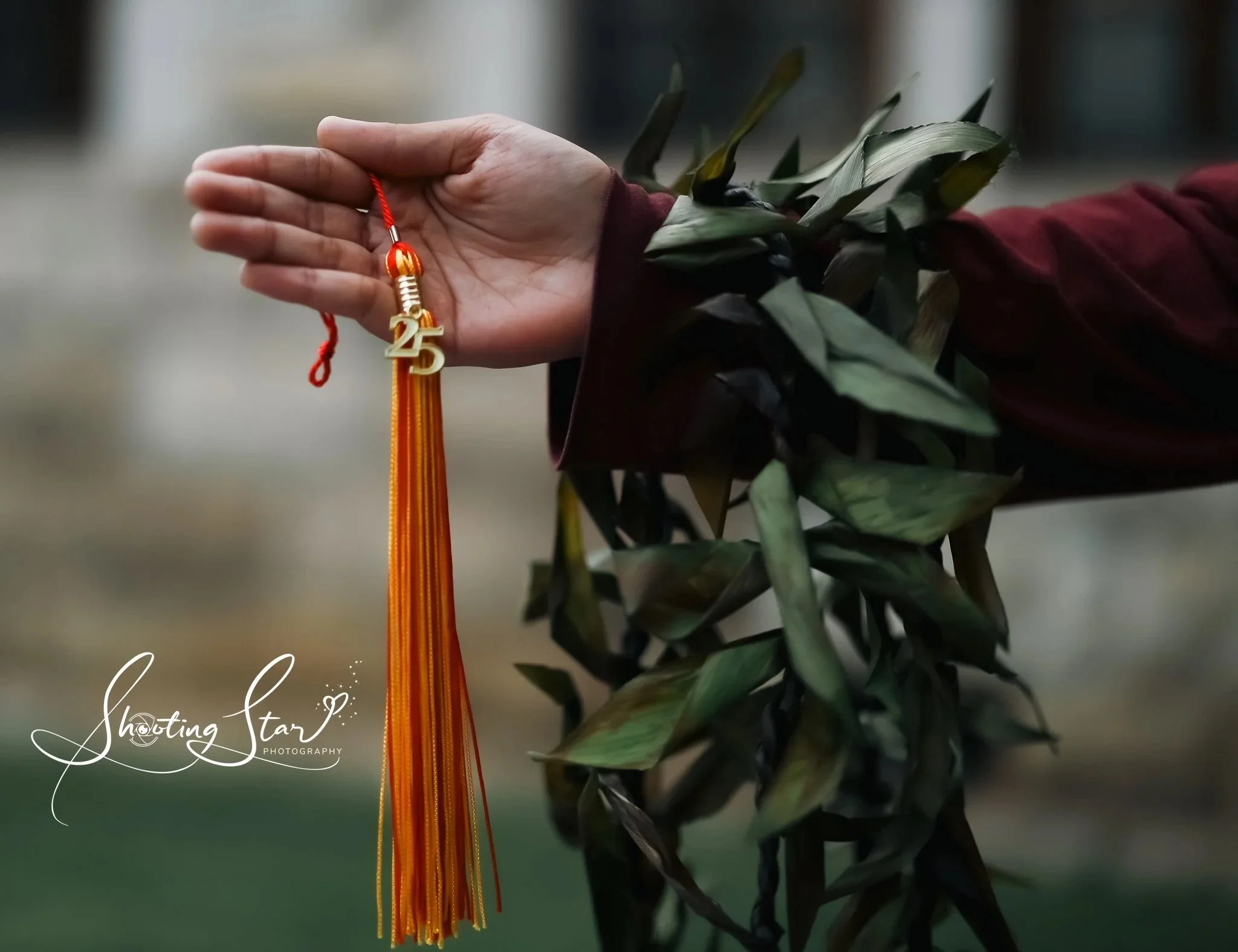 SHOOTING STAR STUDIO HI- Graduation Portraits 