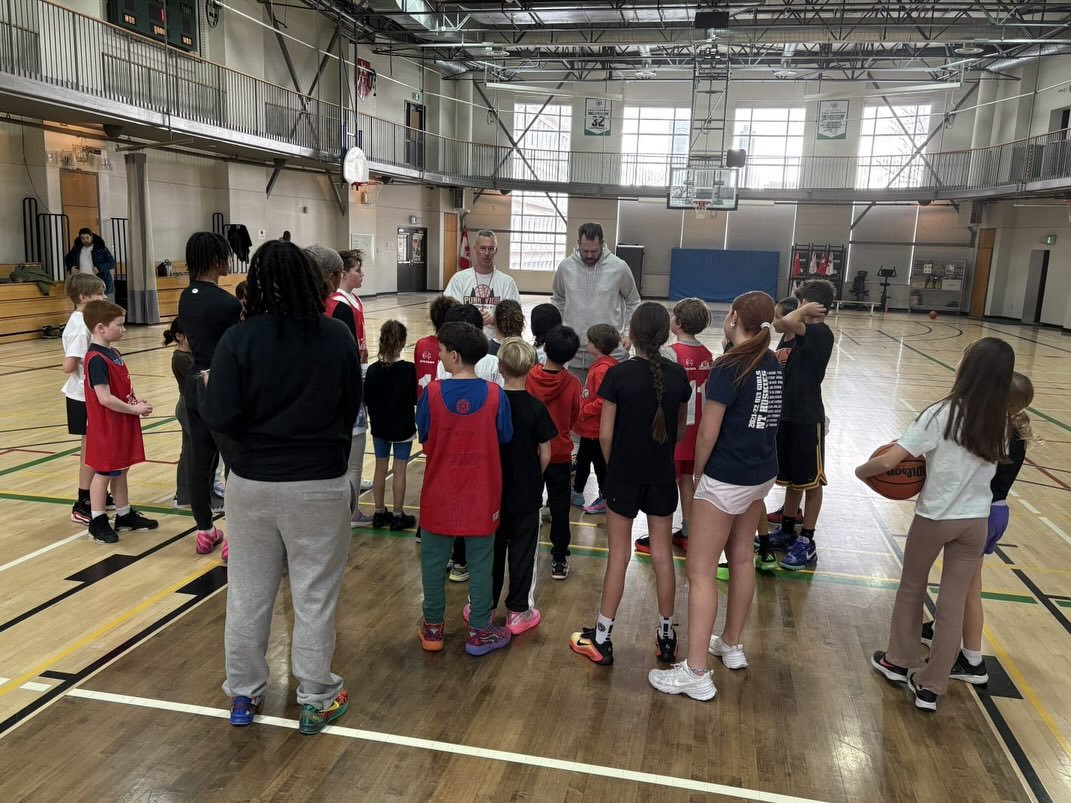 Thank you to everyone who joined us for our Bring a Friend Day last weekend! It was great to reconnect with Pura Vida ballers and meet some new players, too. 🏀 We&rsquo;re excited for a great 2026 season as a team! 

Looking to get involved with Pur