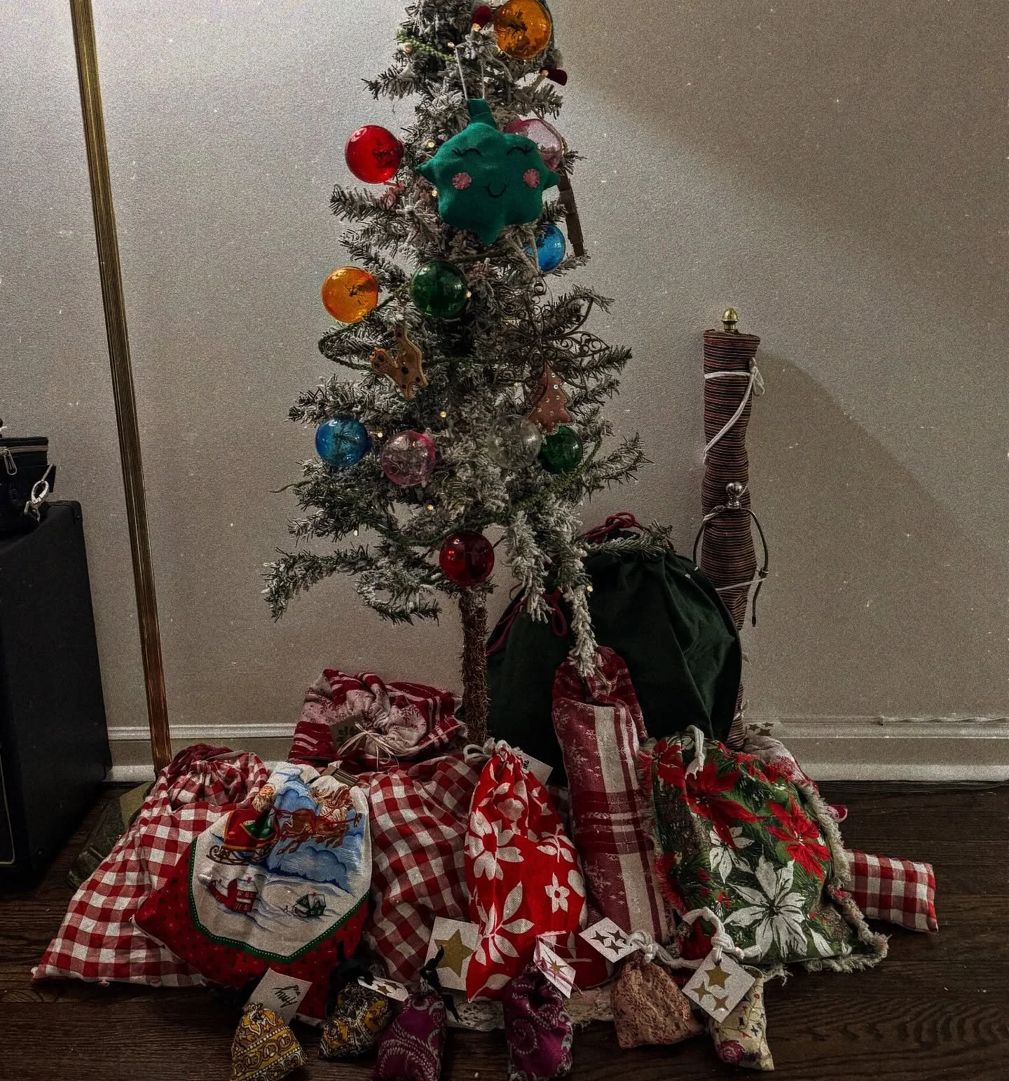 i really outdid myself this year. i&rsquo;d say about 90% of my xmas gifts this year are handmade (i&rsquo;ll be sharing more in a few weeks!) and i made a reusable gift bag for every. single. gift. was it very stressful? yes. would i do it again? of