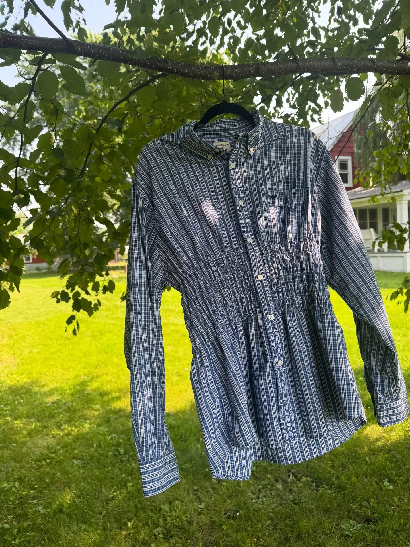 Which style is your favorite ??? ⬇️

4 ways that i&rsquo;ve styled my Shirred Waist Button Up!