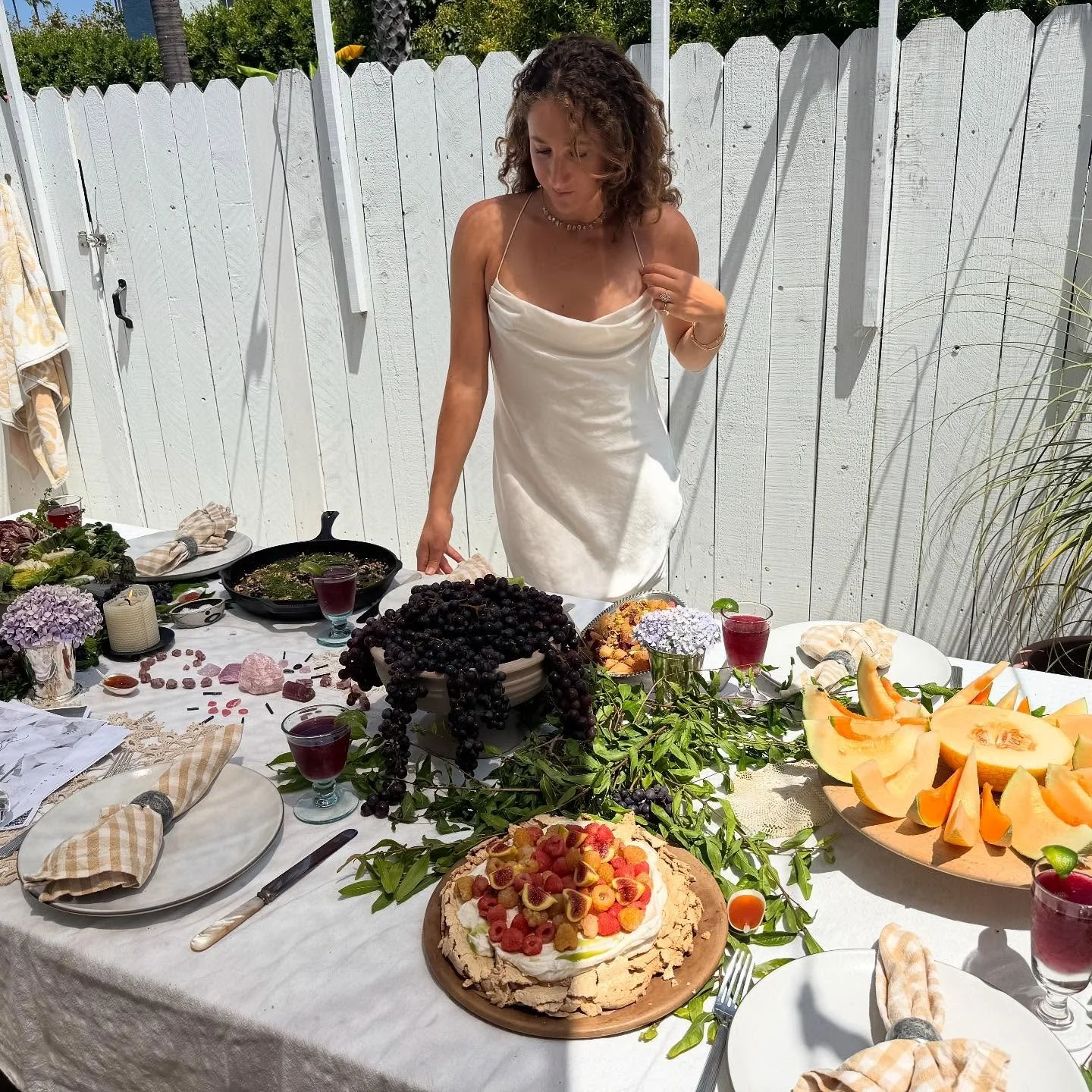 About a month ago I co-created a F E A S T for the senses for the lover&rsquo;s holiday Tu B&rsquo;Av with @raspberry_oil and @elevatedwitherica 🪽

The kuku sabzi, pecan porridge with fig compote, garden of eden salad, @weiserfamilyfarms melon medle