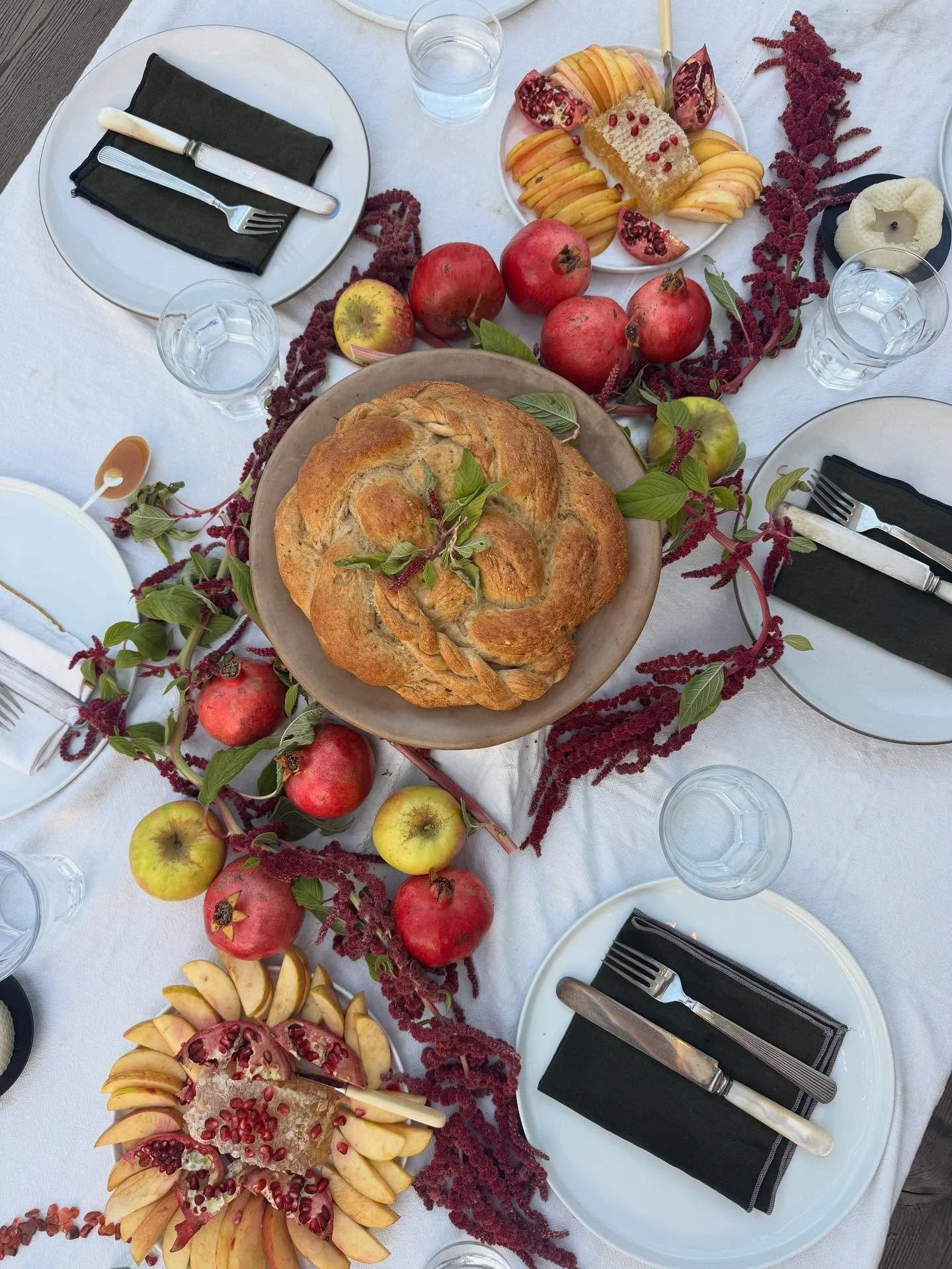 🐝🍯🍎 Shana Tova 🍎🍯🐝

We gathered to welcome 5786 with sage honeycombs, gluten free challah &amp; honeycrisp apples. Savoring every morsel of sweetness in our co-created grateful spread of homemade dishes, flowers &amp; crystals.

Relishing the n