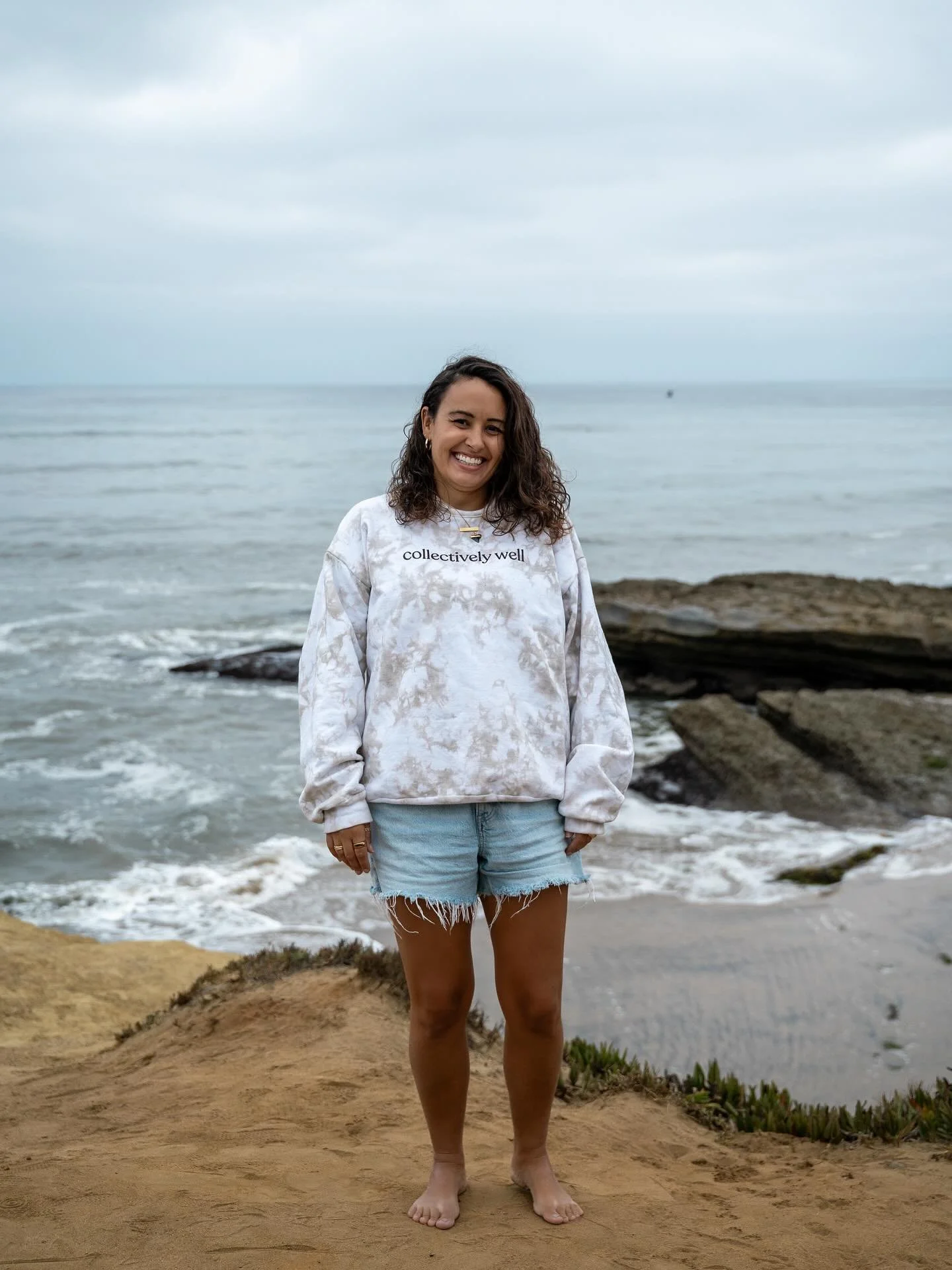 hi friends! shannon here 👋🏽 creator of collectively well &amp; your guide for off grid social club.

if we haven&rsquo;t met IRL yet, i hope we do soon! until then, here&rsquo;s a little about me + this space:

🌴 i'm a former new yorker based in o