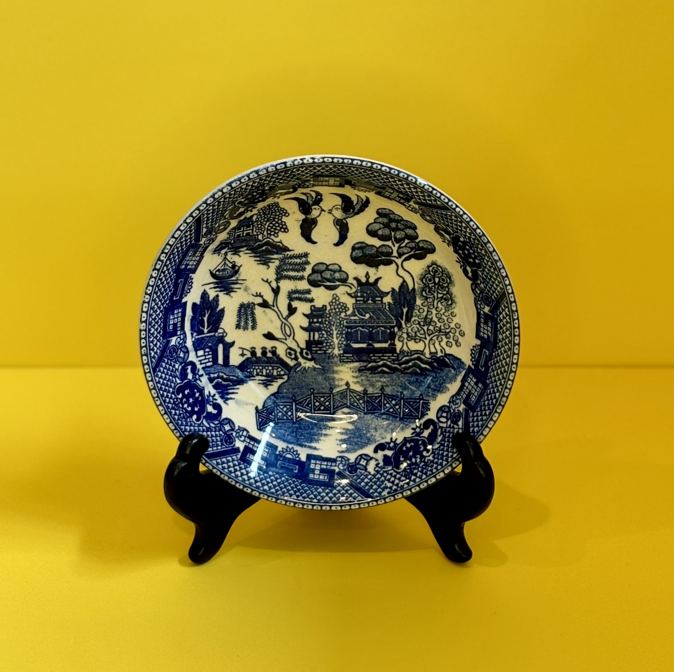 Small pretty bowls like this Japanese design are great to have on hand in bedrooms for guests' jewelry and in the kitchen for nuts and olives. 