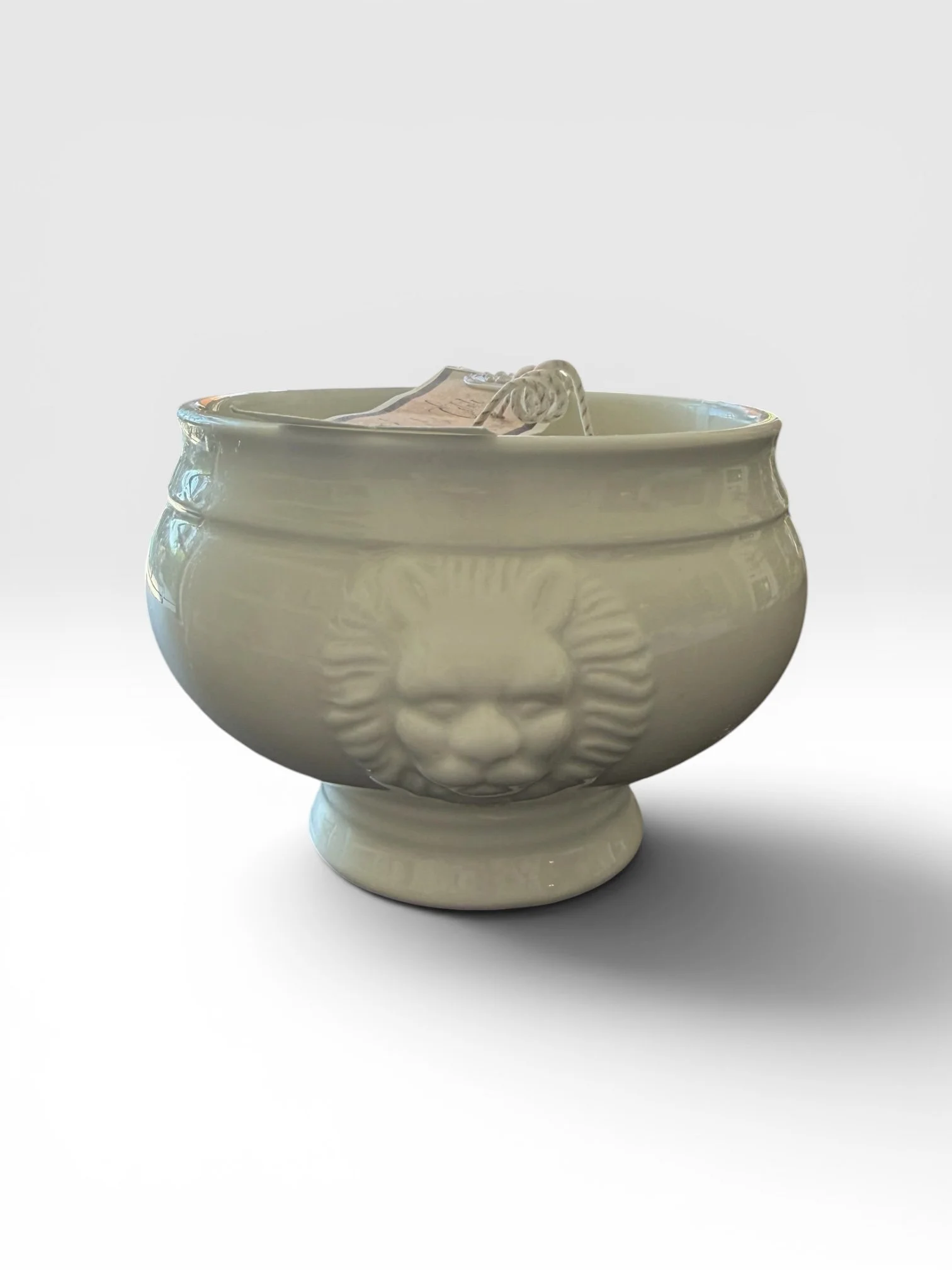 15 oz French lions head vessel