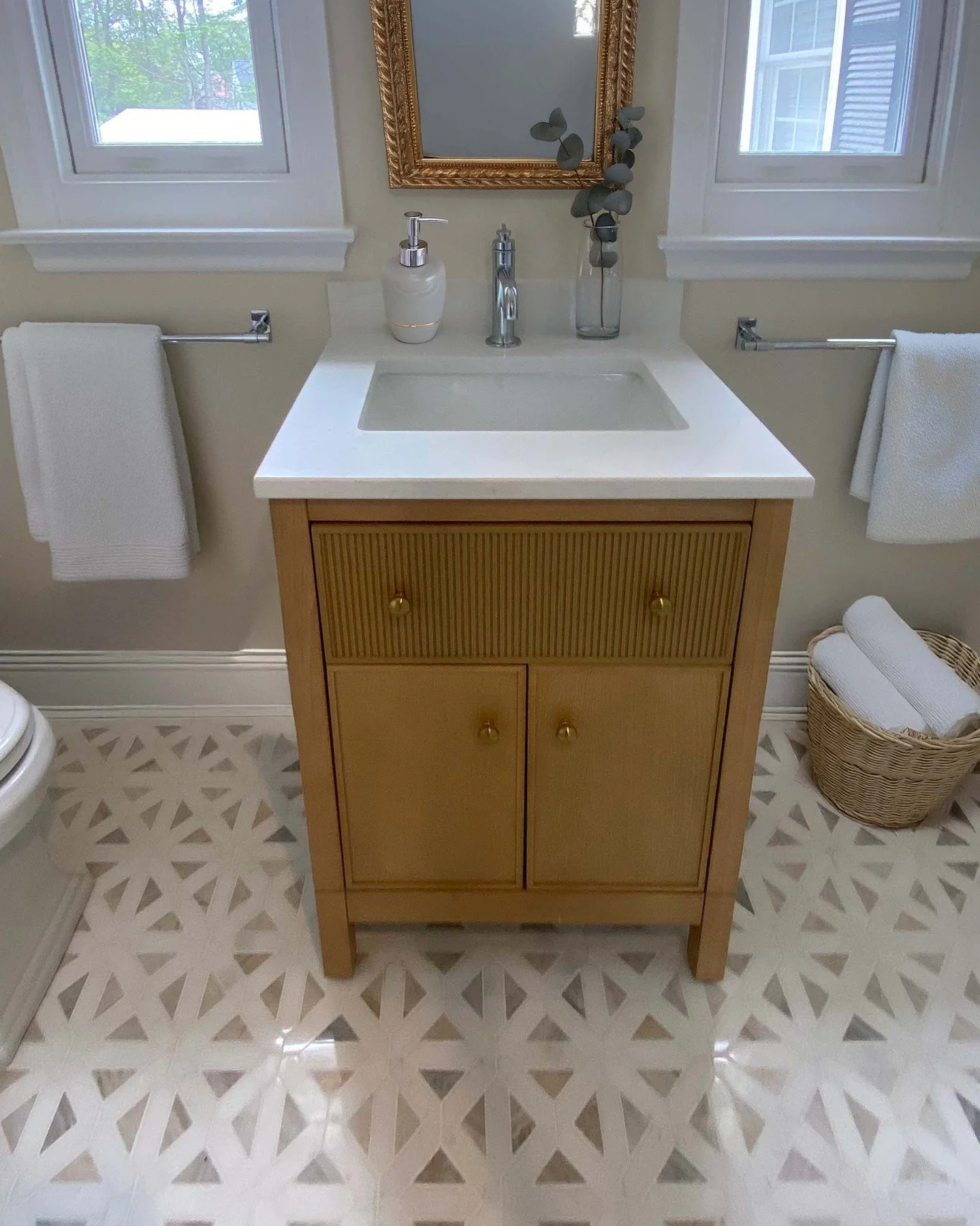 Current tile crush. 🥰 Loving how this Penn Valley bath came together.

#BathroomInspo #TileGoals #UnionHomeDesign #PennValleyDesign #MainLineHomes #PatternTile #InteriorInspo