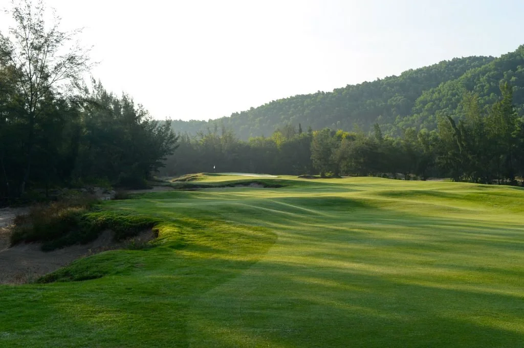 Hole 9 left side of fairway.jpg