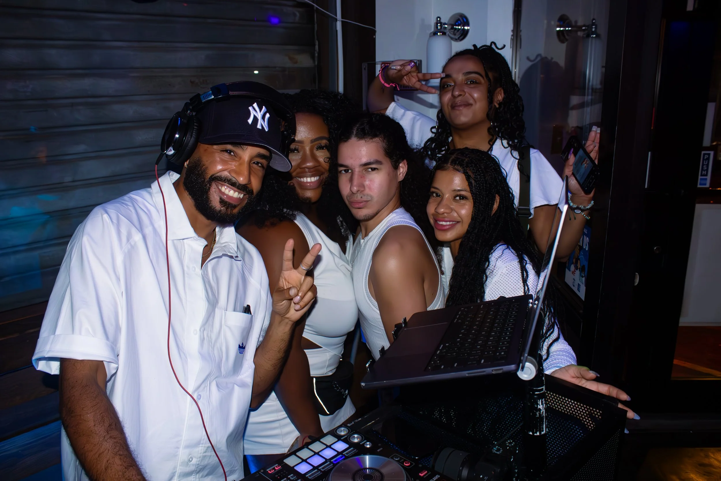 Perreo 101 All White Pari 5.24