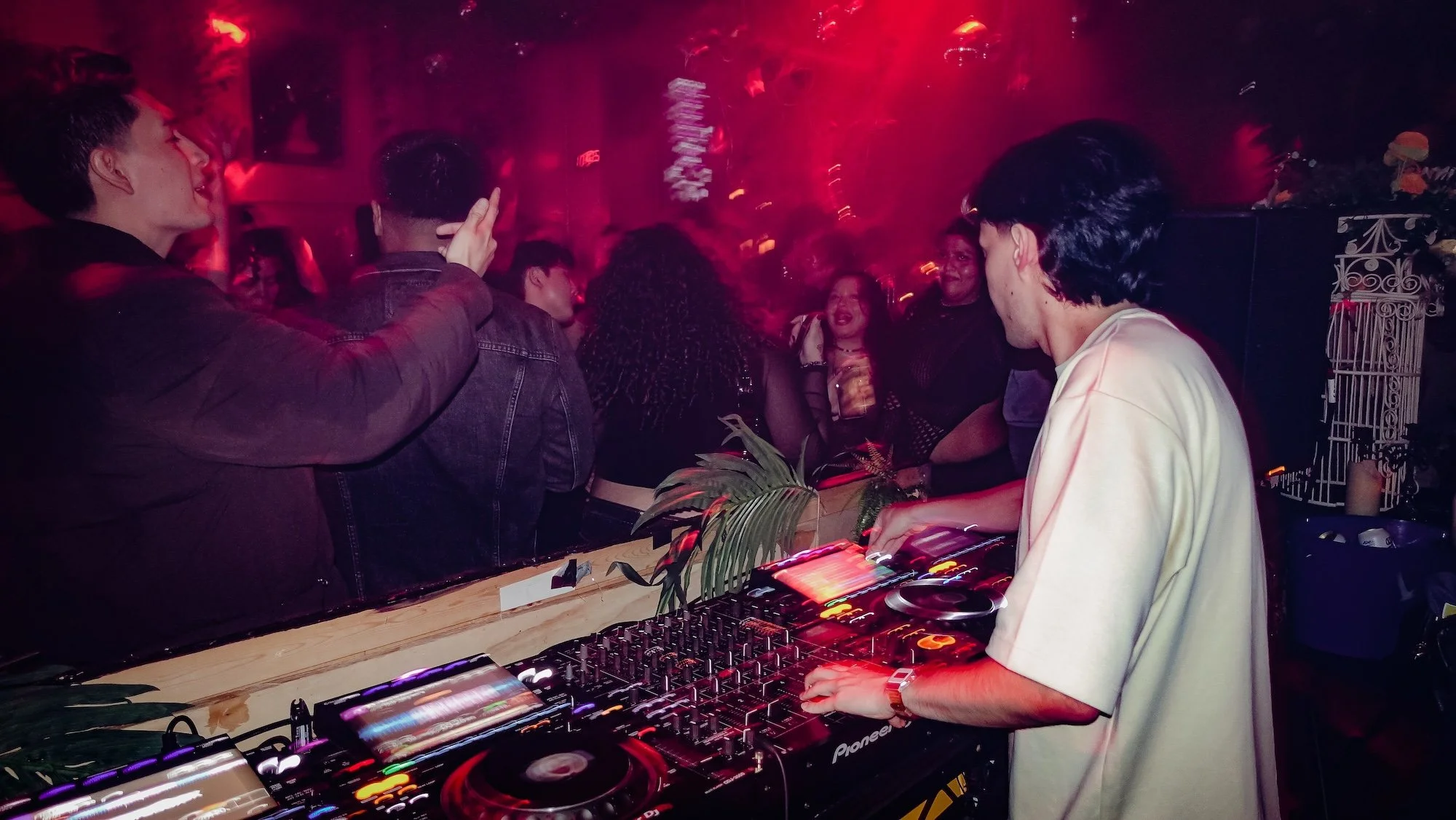 houseofyes-05.jpg
