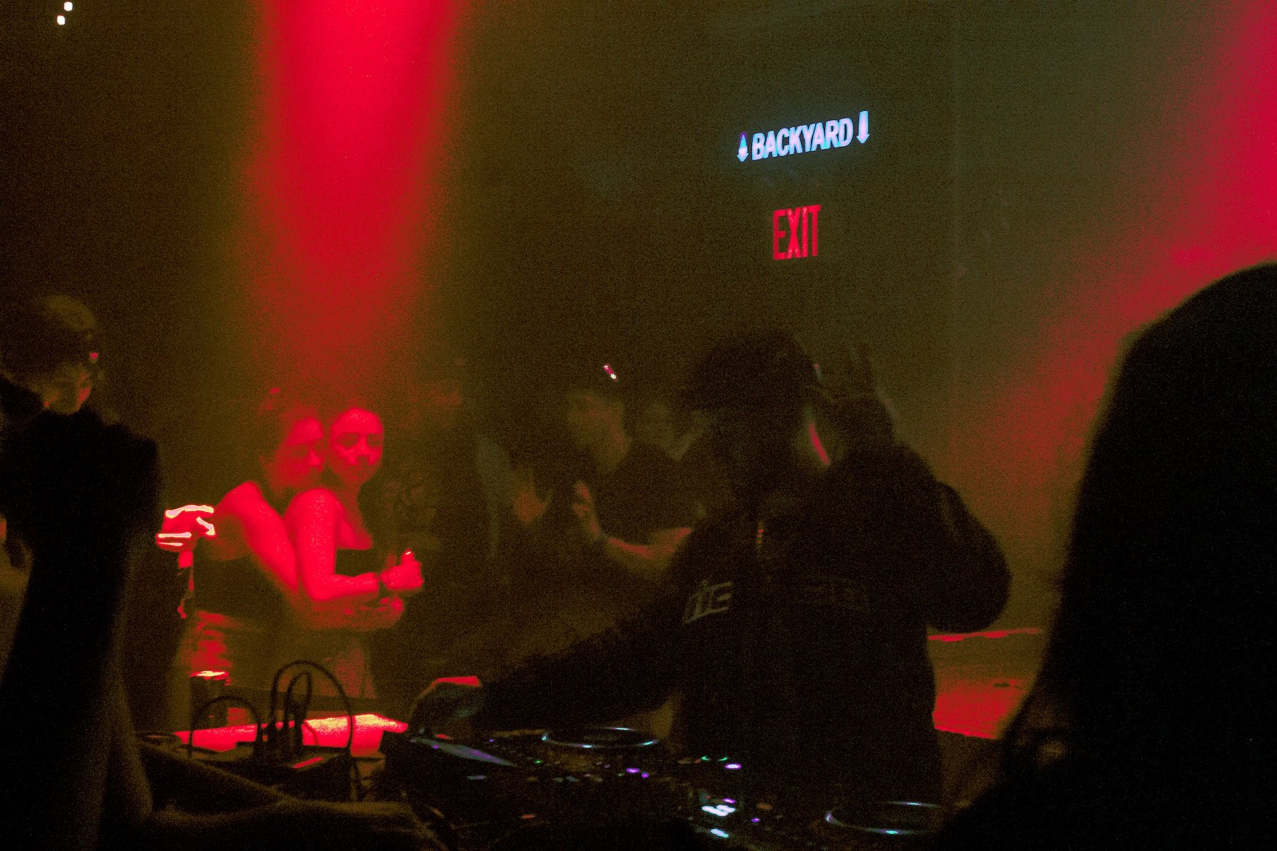 perreomeetstechno-02.jpg