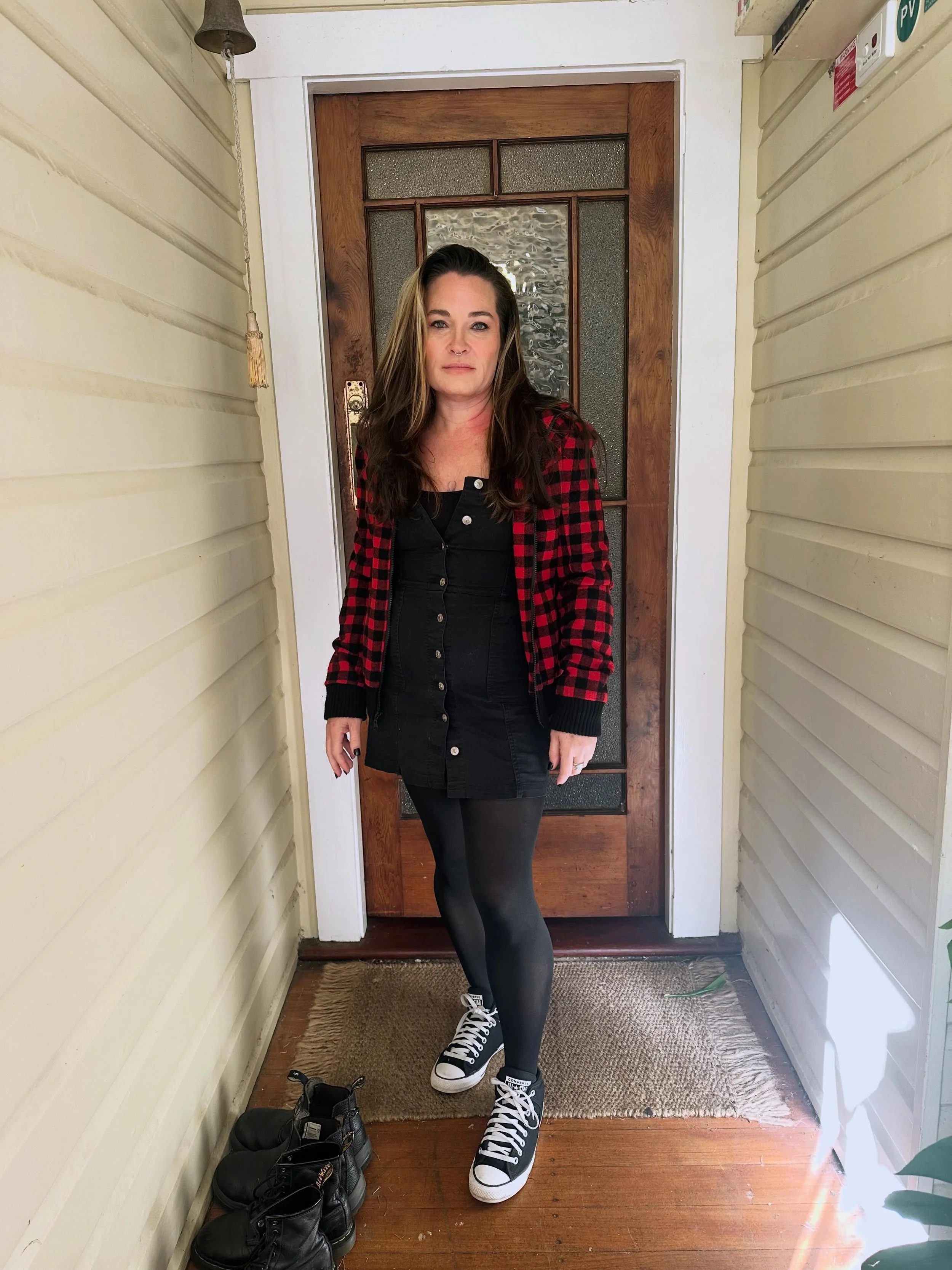 Reminder you can express yourself however you want. 

I want to dispel what it means to be woman, to show up unapologetically and not be define by your experiences&hellip;beautifully refined. 

This is me, Briony. 
I am a somatic psychotherapist who 