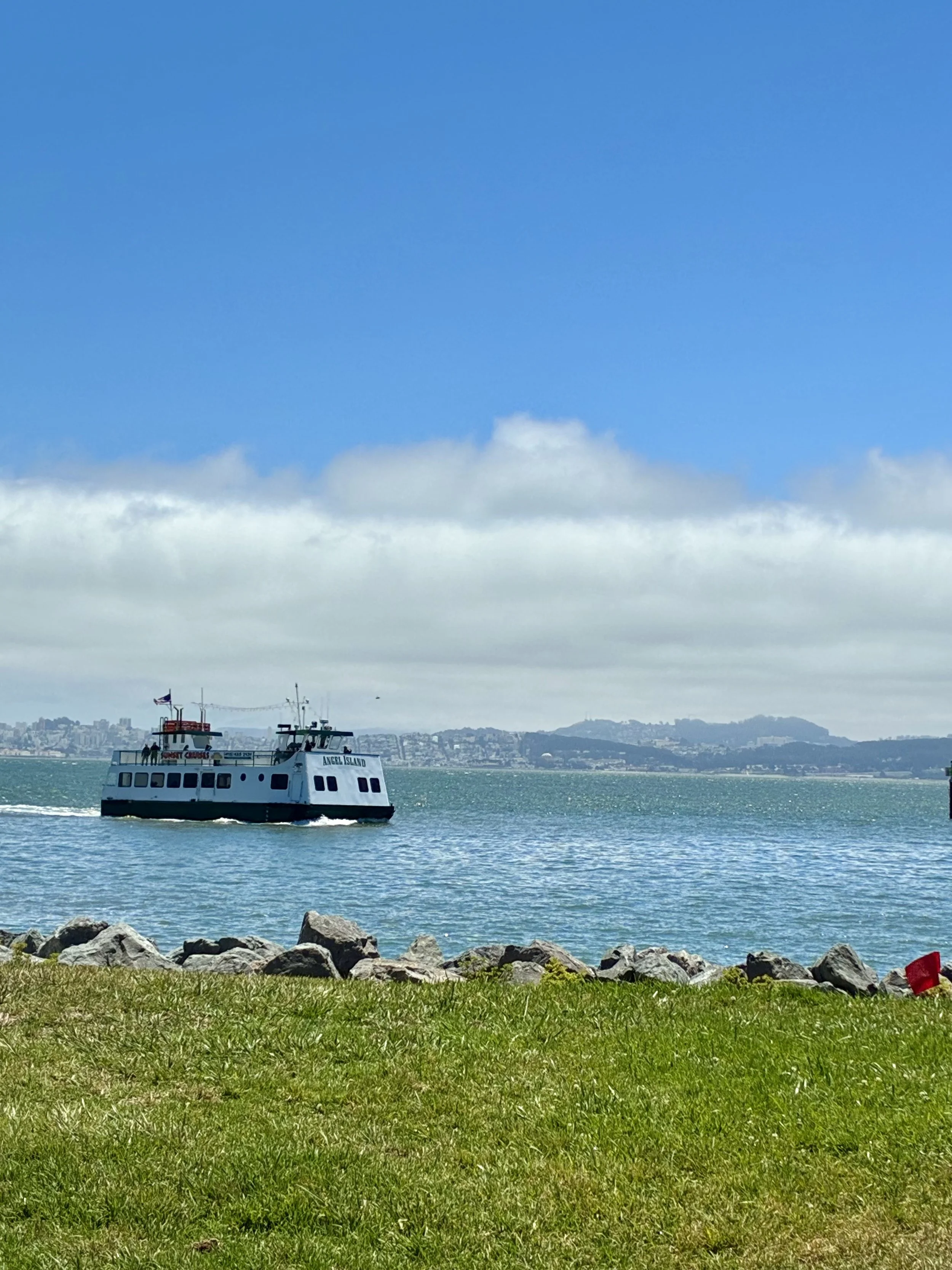 TIBURON | Upscale peninsula ridges, historic avenues, & bay views
