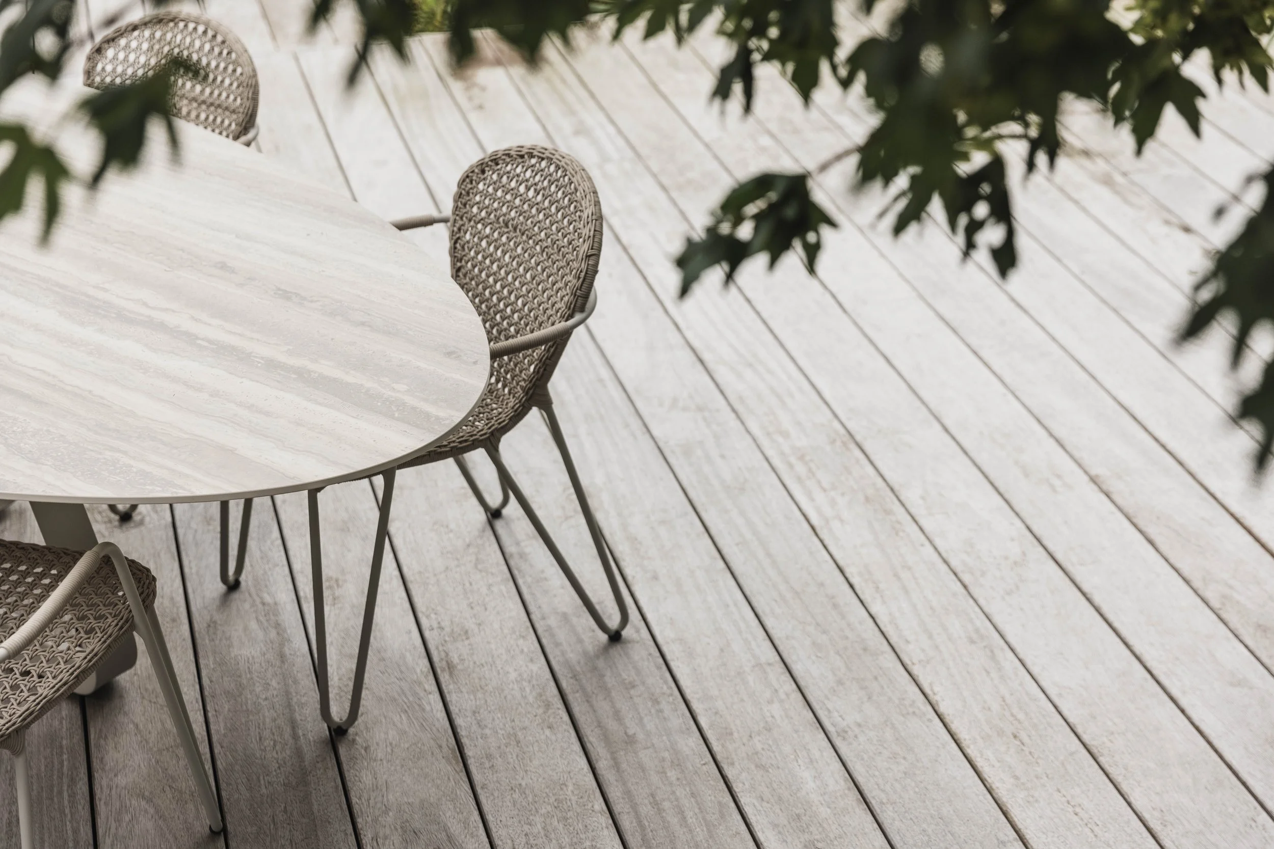 Curve Elyps Travertino Grey - Fizz Chair Lino 5.jpg