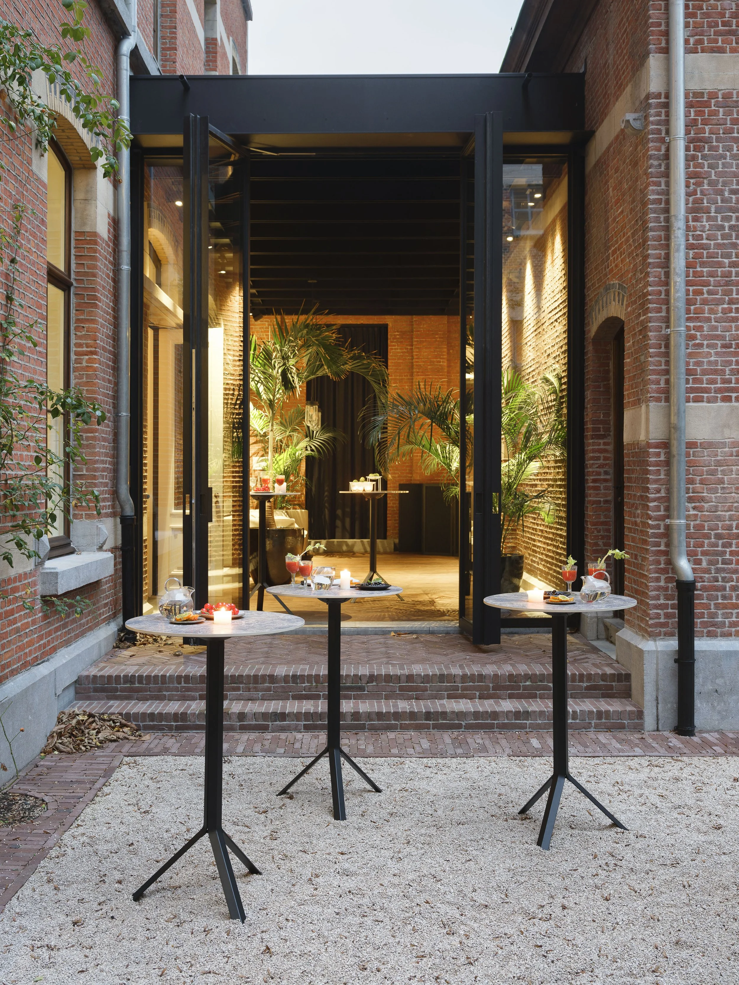 Fizz Bistro Round Tripod Emperador 1.jpg