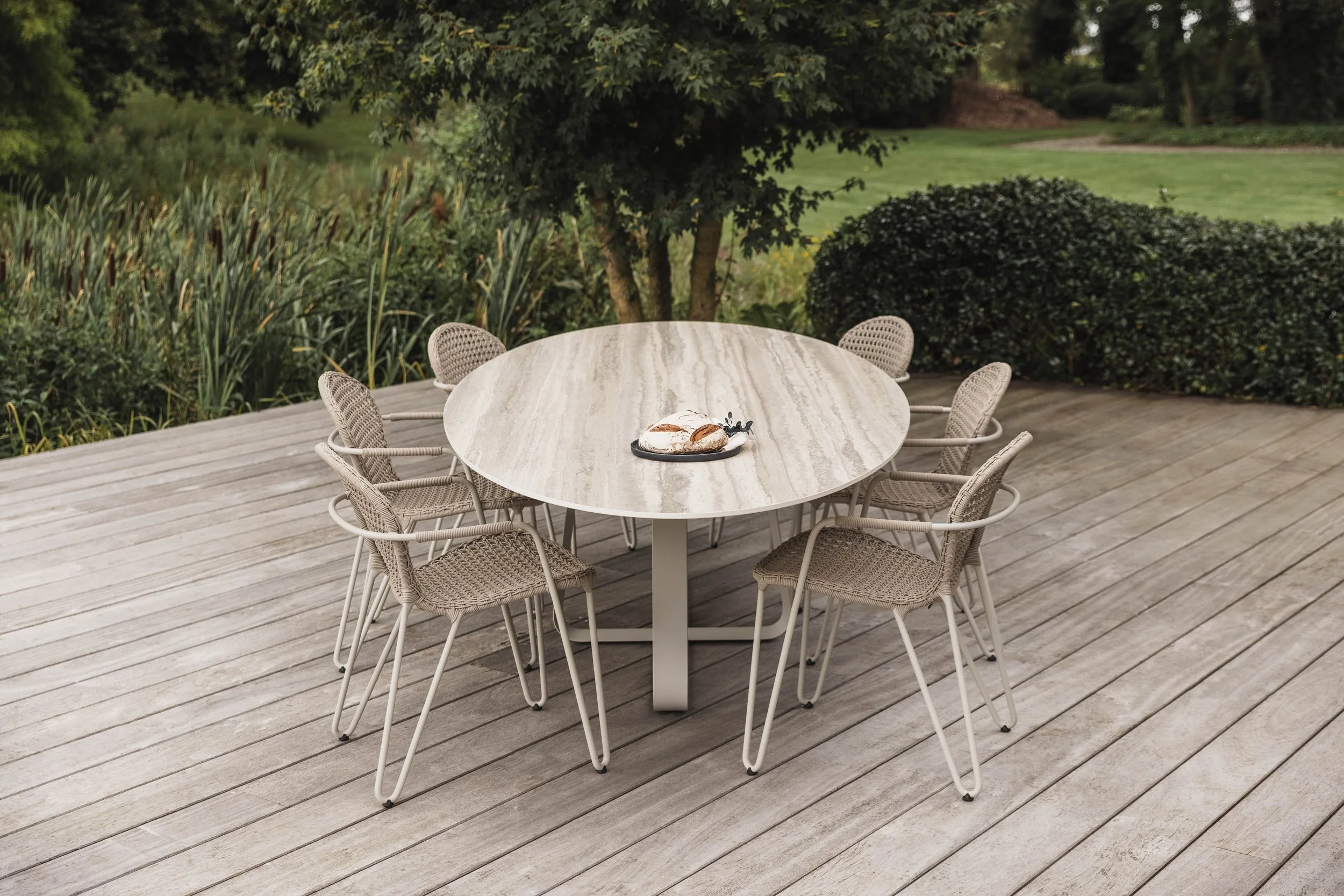 Curve Elyps Travertino Grey - Fizz Chair Lino 2.jpg