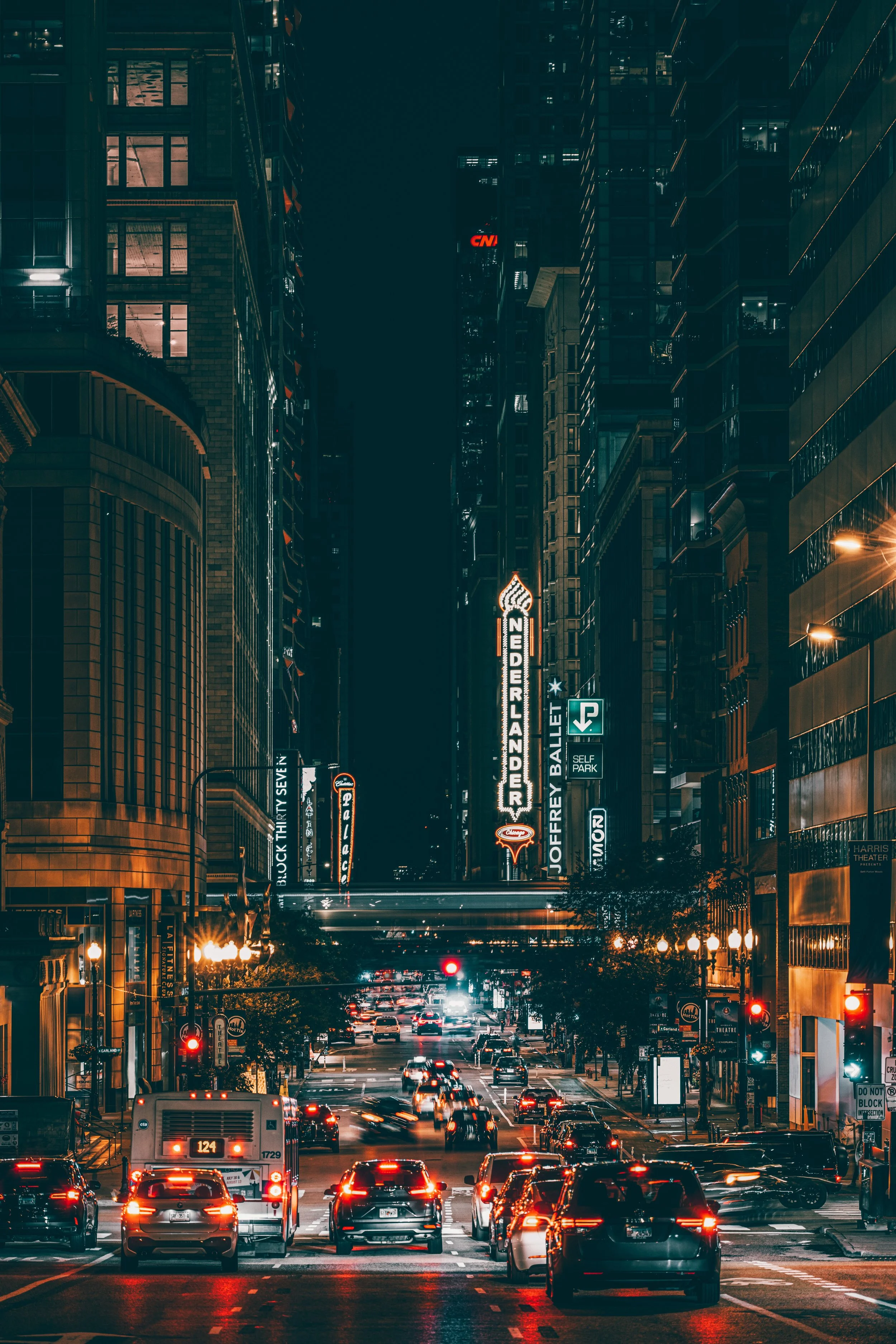 E Monroe str, downtown Chicago